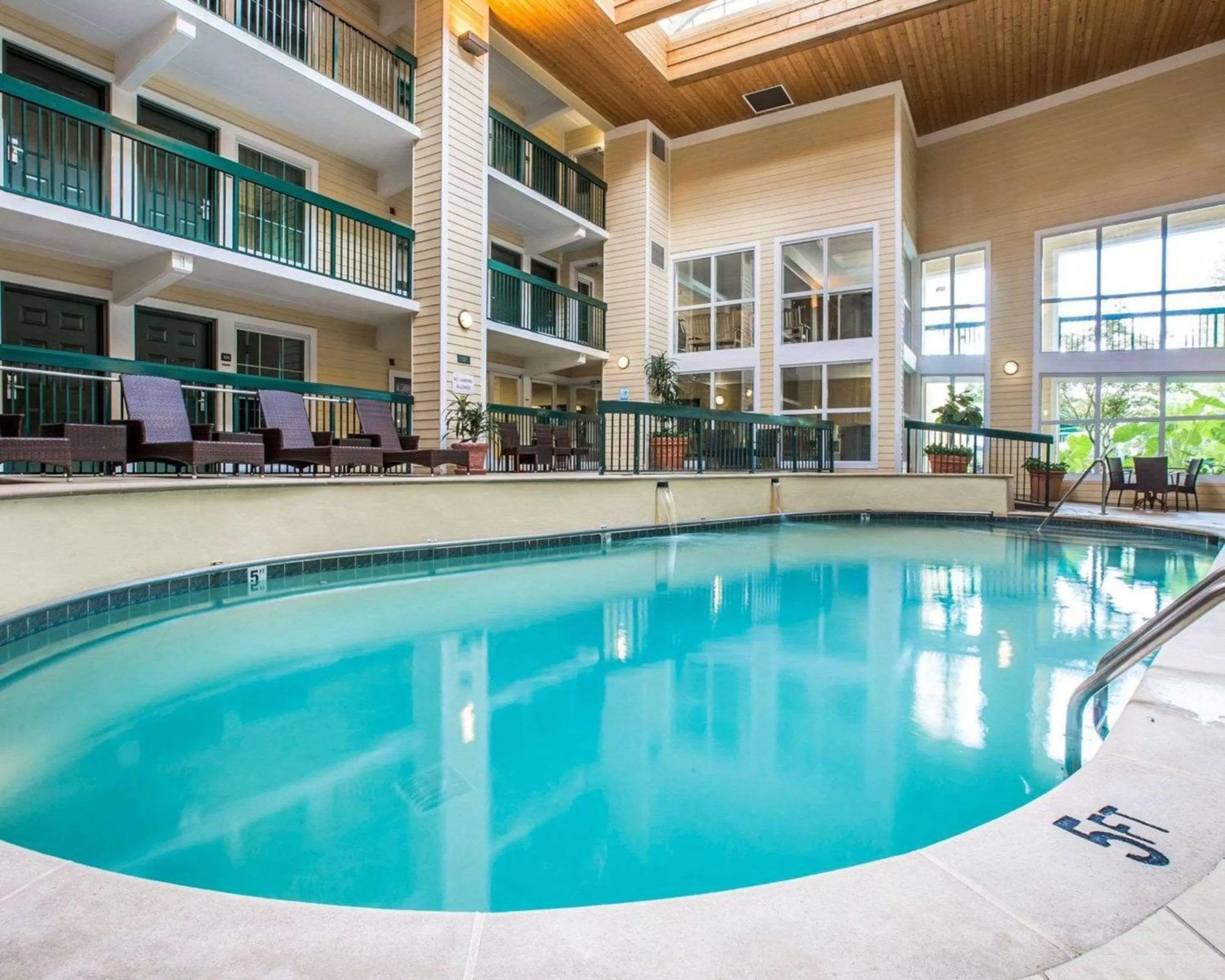 Activities in Econo Lodge Pigeon Forge Riverside