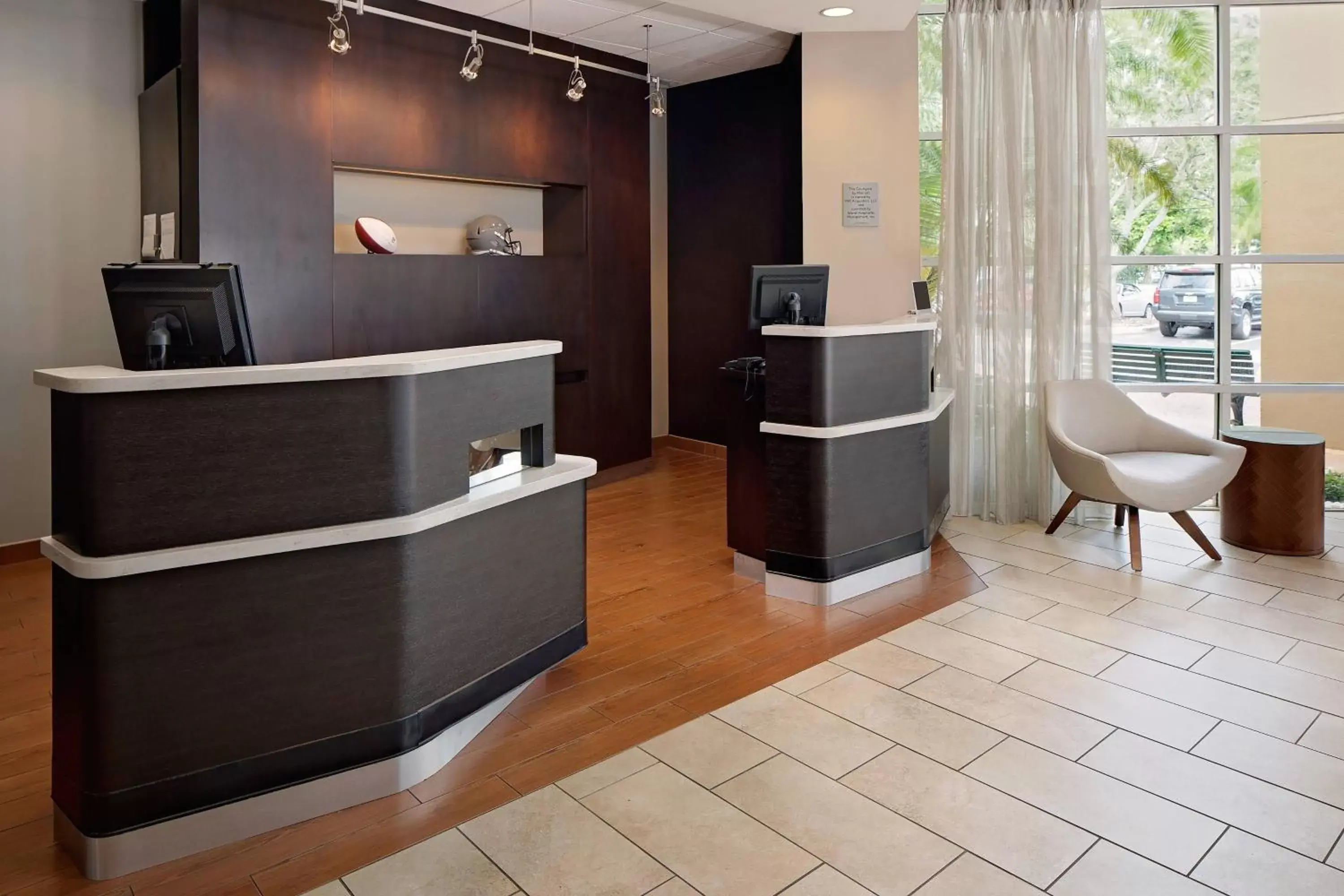 Lobby or reception, Lobby/Reception in Courtyard by Marriott Fort Lauderdale North/Cypress Creek