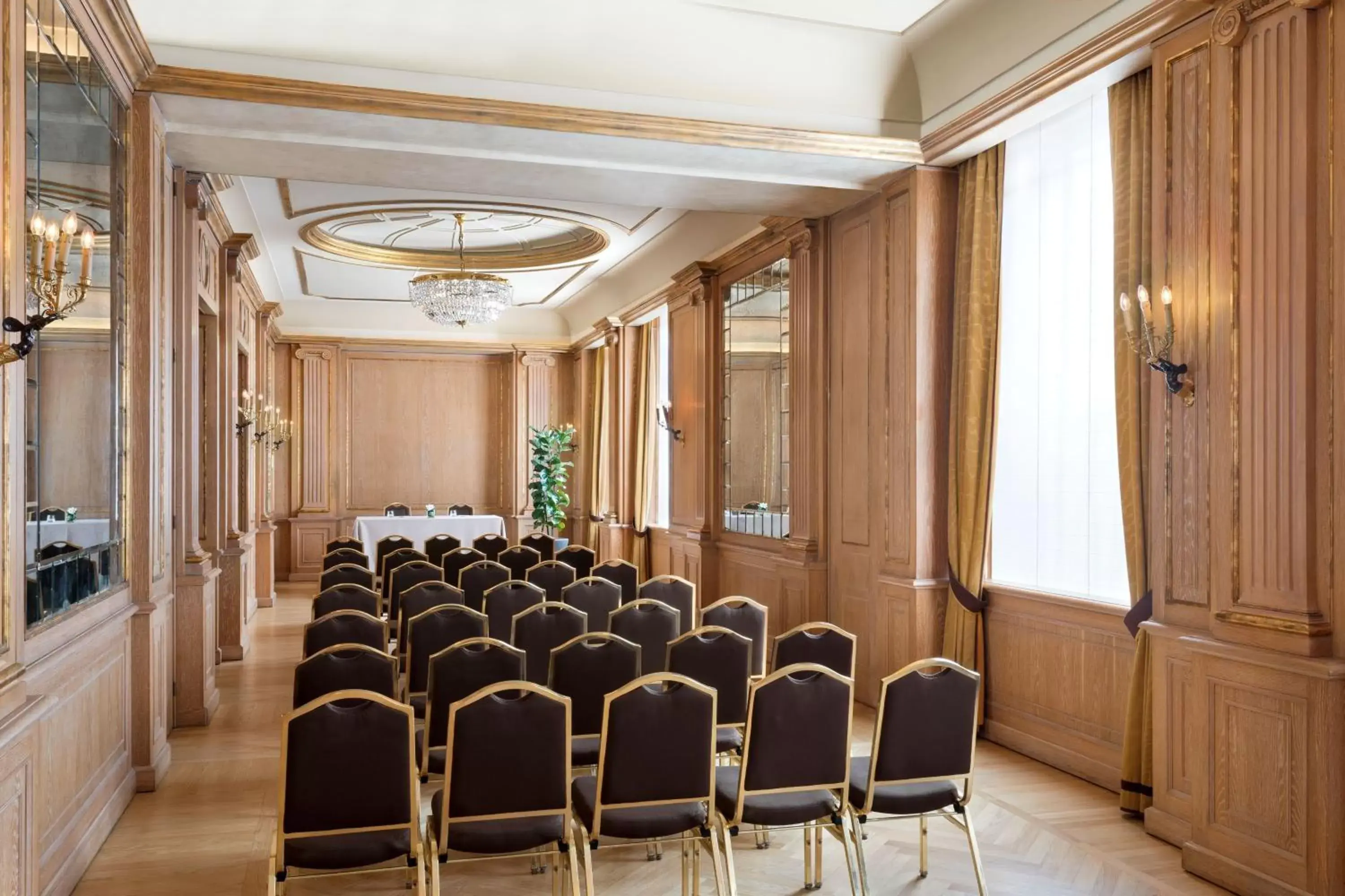 Meeting/conference room in The Westin Palace, Milan