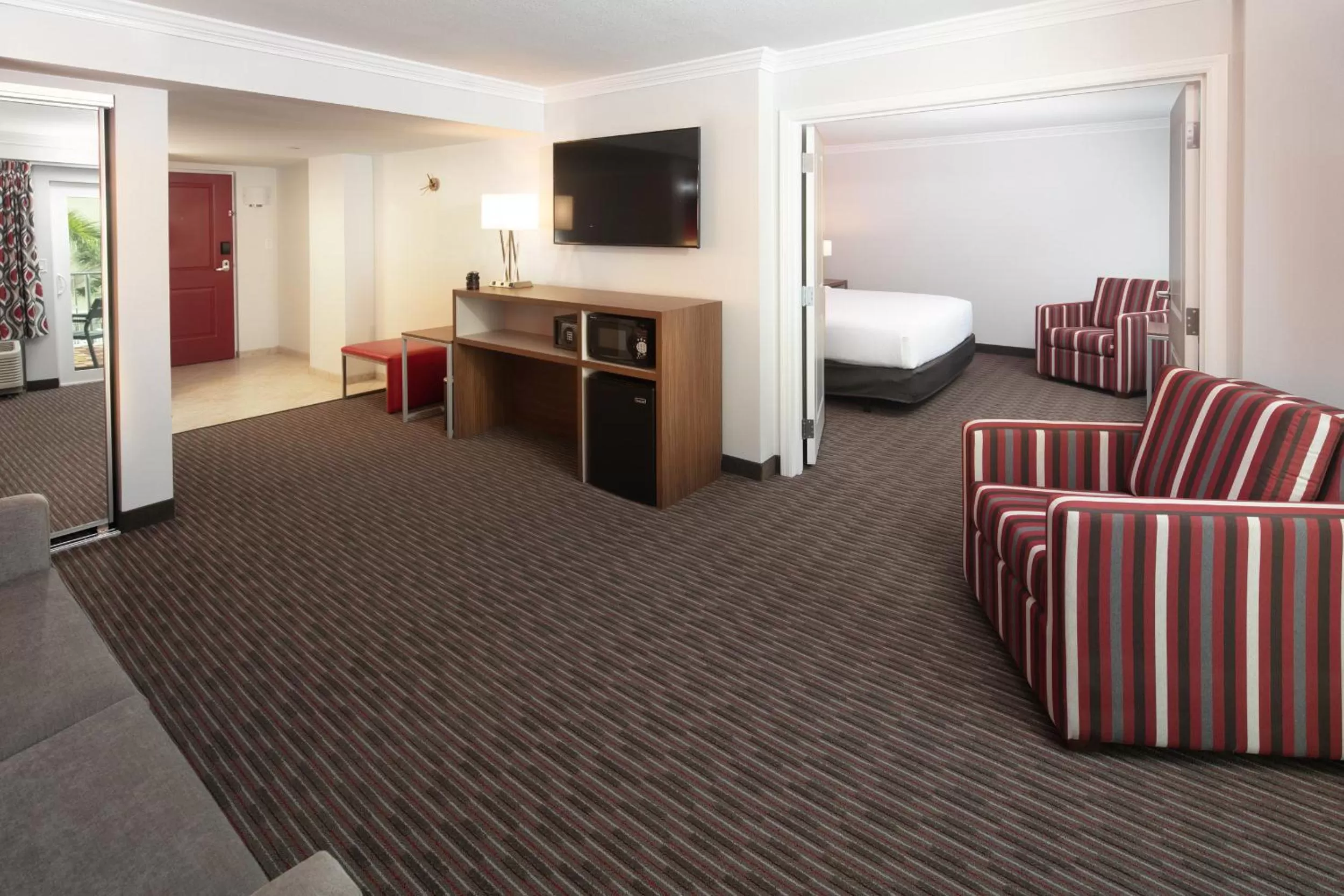 Living room in Red Lion Hotel Orlando Lake Buena Vista South- Near Disney