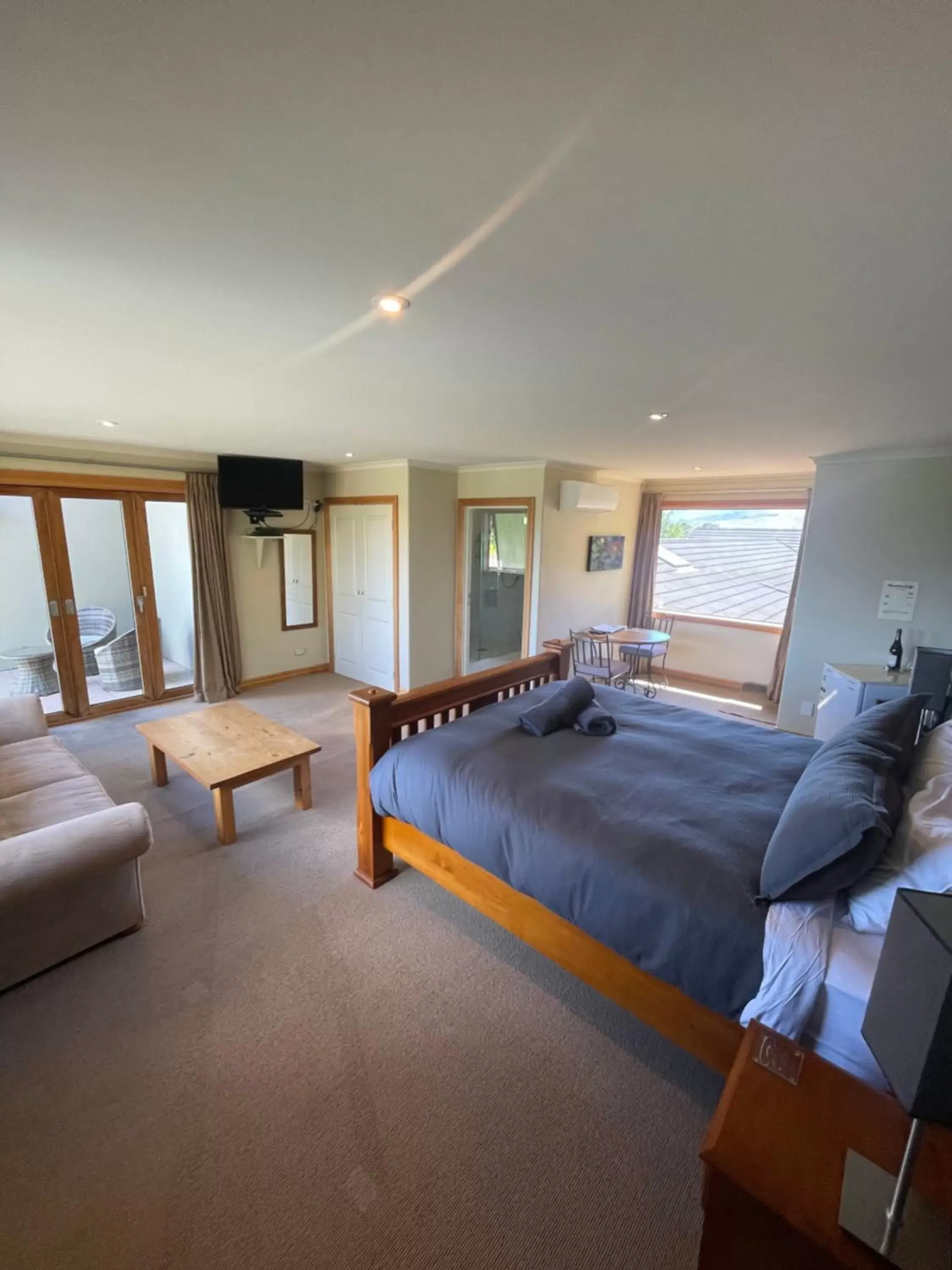 Photo of the whole room, Bed in Parautane Lodge Photo of the whole room, Bed in Parautane Lodge