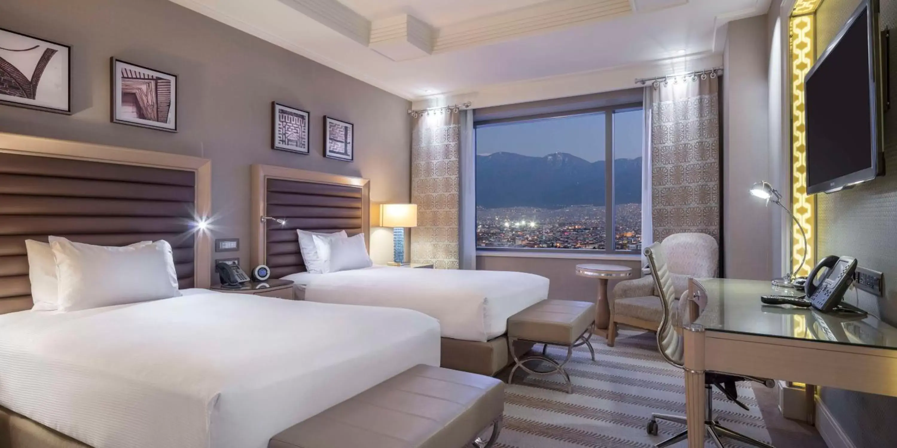 Bed in Hilton Bursa Convention Center & Spa