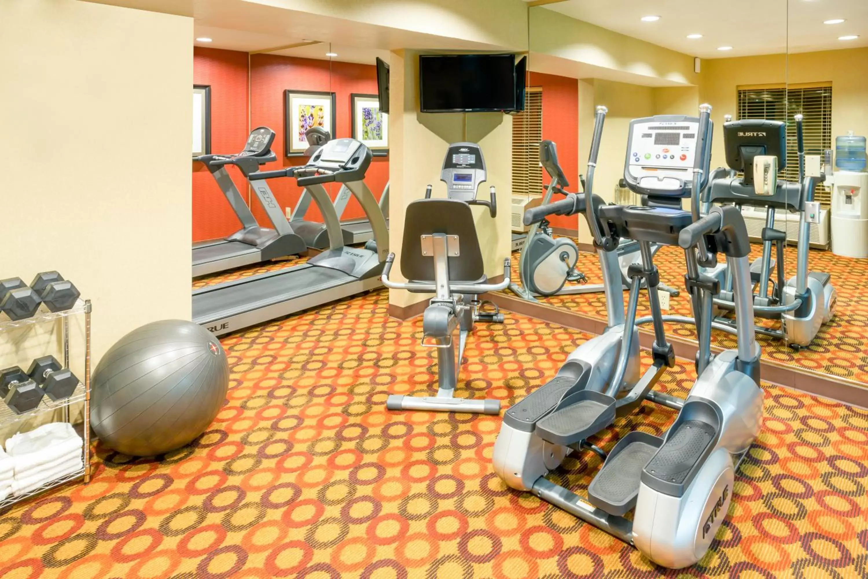 Fitness centre/facilities, Fitness Center/Facilities in Holiday Inn Express Roseburg, an IHG Hotel