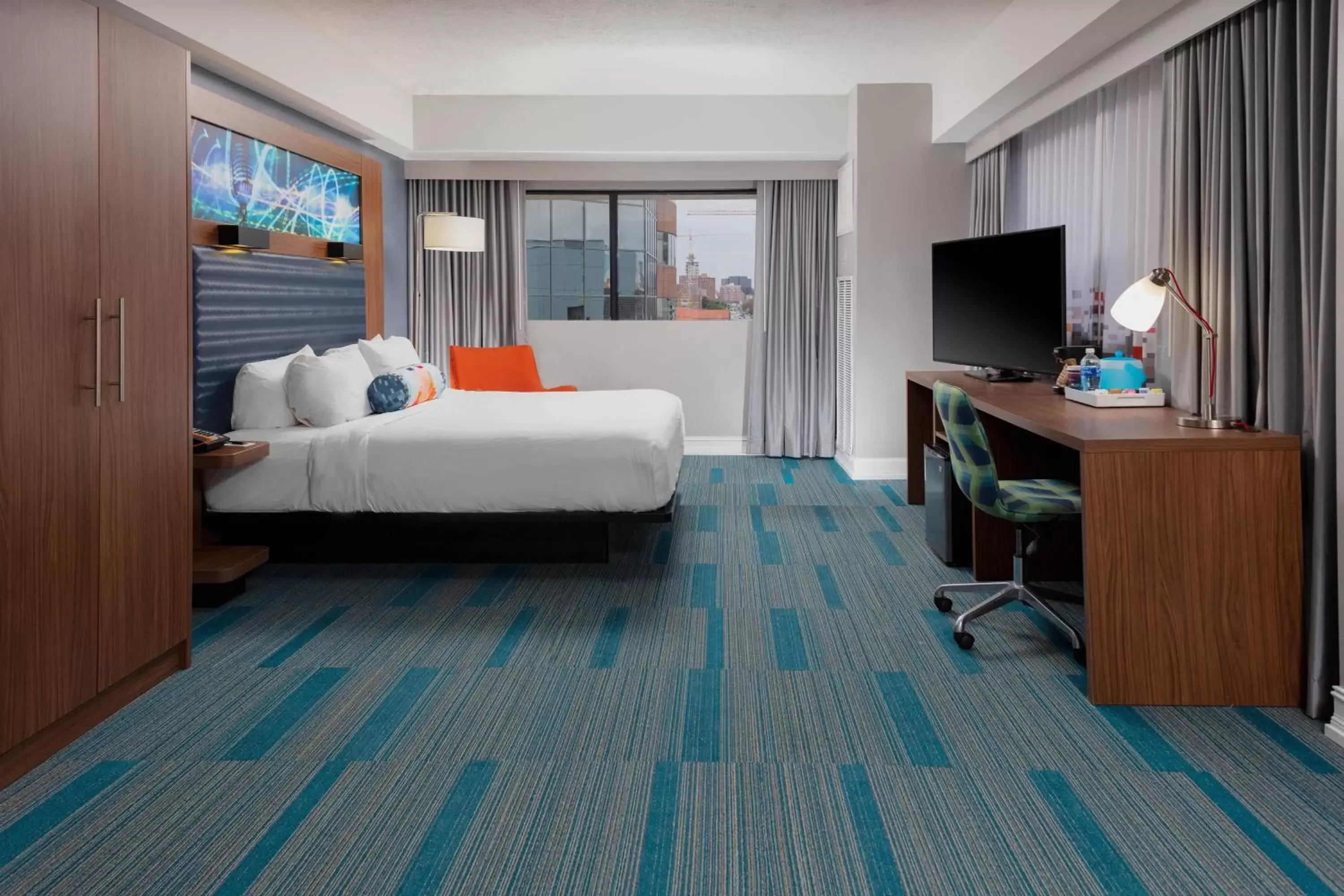 Photo of the whole room in Aloft Nashville West End