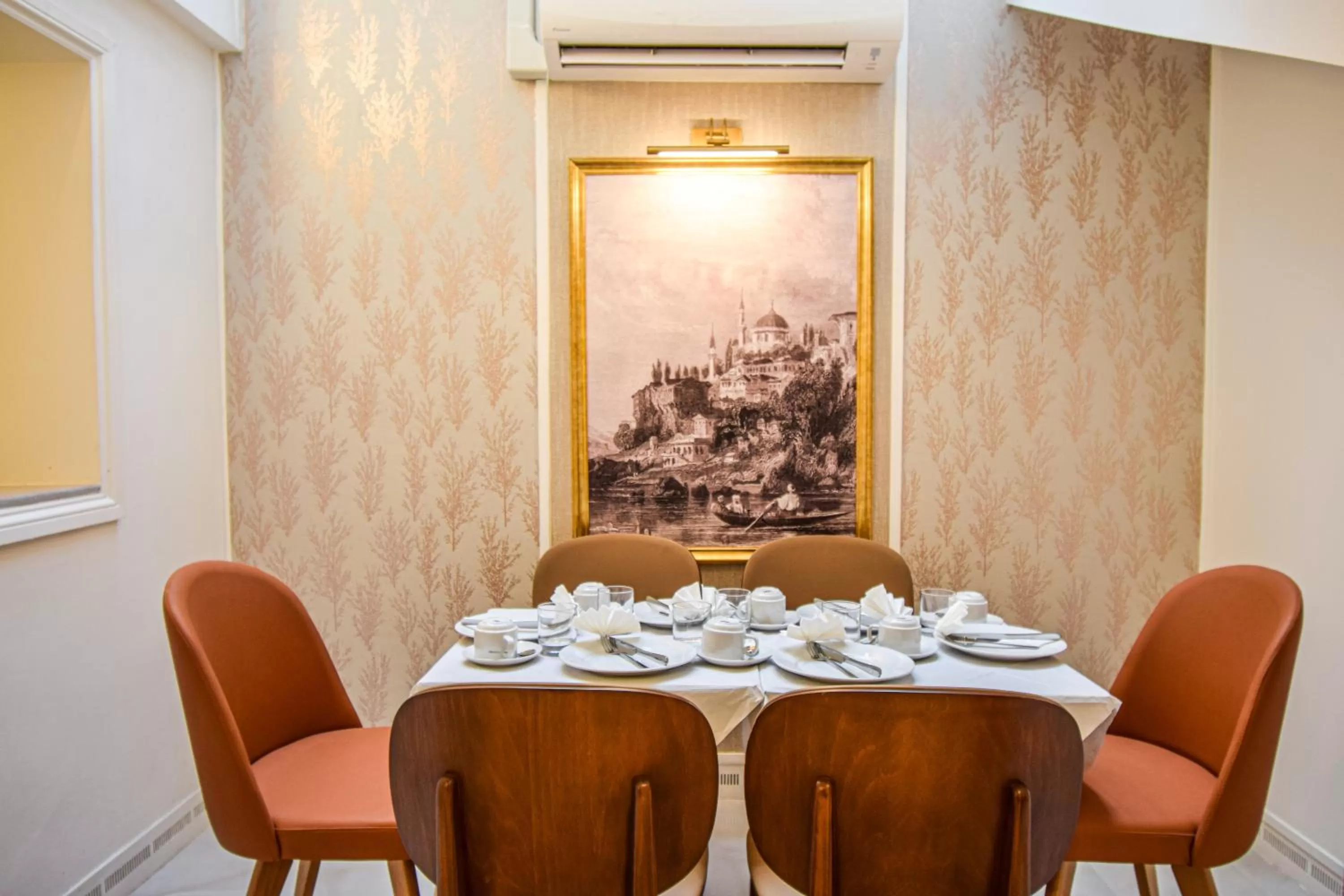 Pembridge Palace Hotel