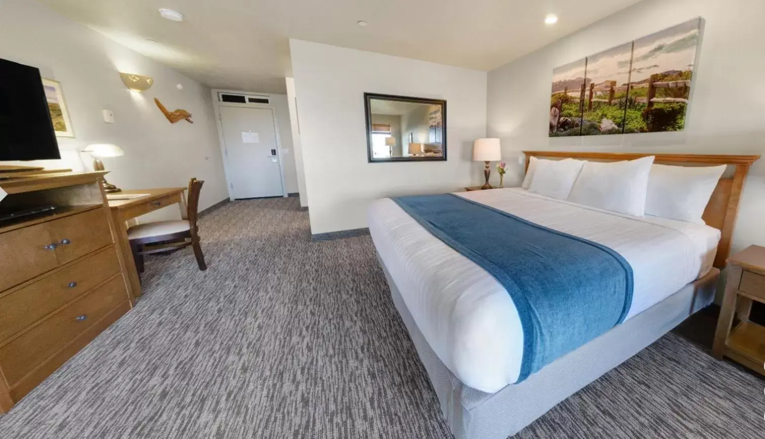 Deluxe King Room in Overleaf Lodge Deluxe King Room in Overleaf Lodge