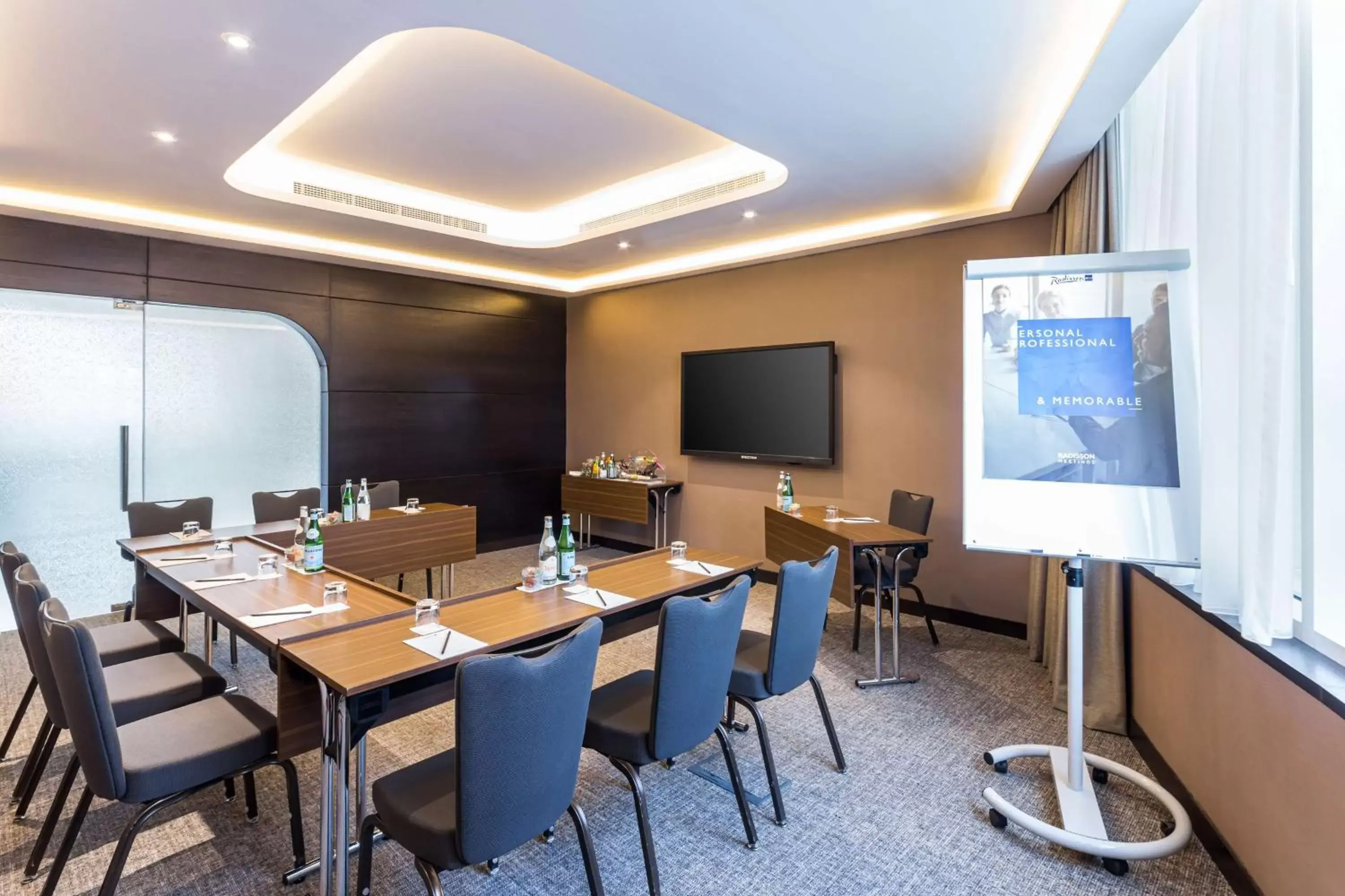 Business facilities, Business Area/Conference Room in Radisson Blu Hotel, Dubai Canal View