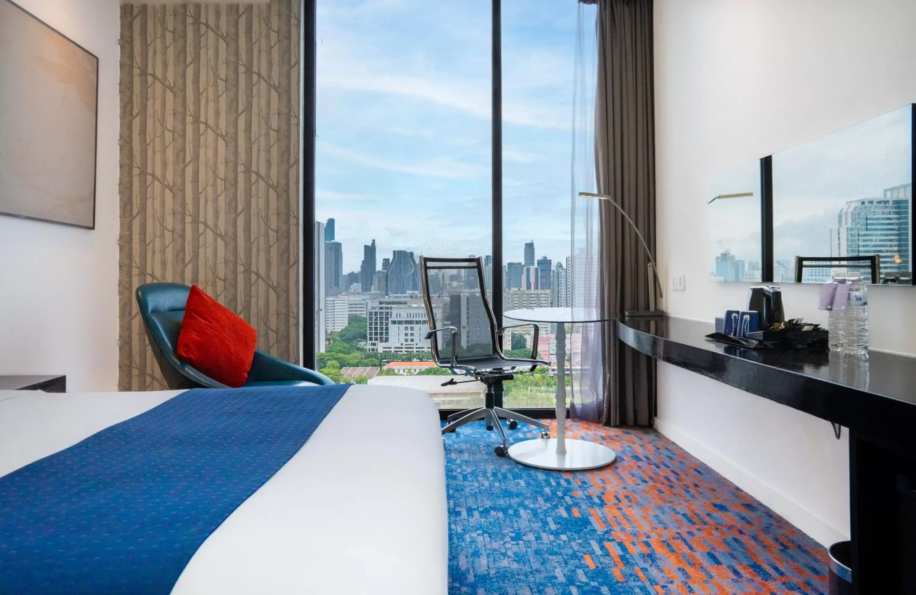 View (from property/room), Bed in Holiday Inn Express Bangkok Siam, an IHG Hotel - SHA Extra Plus
