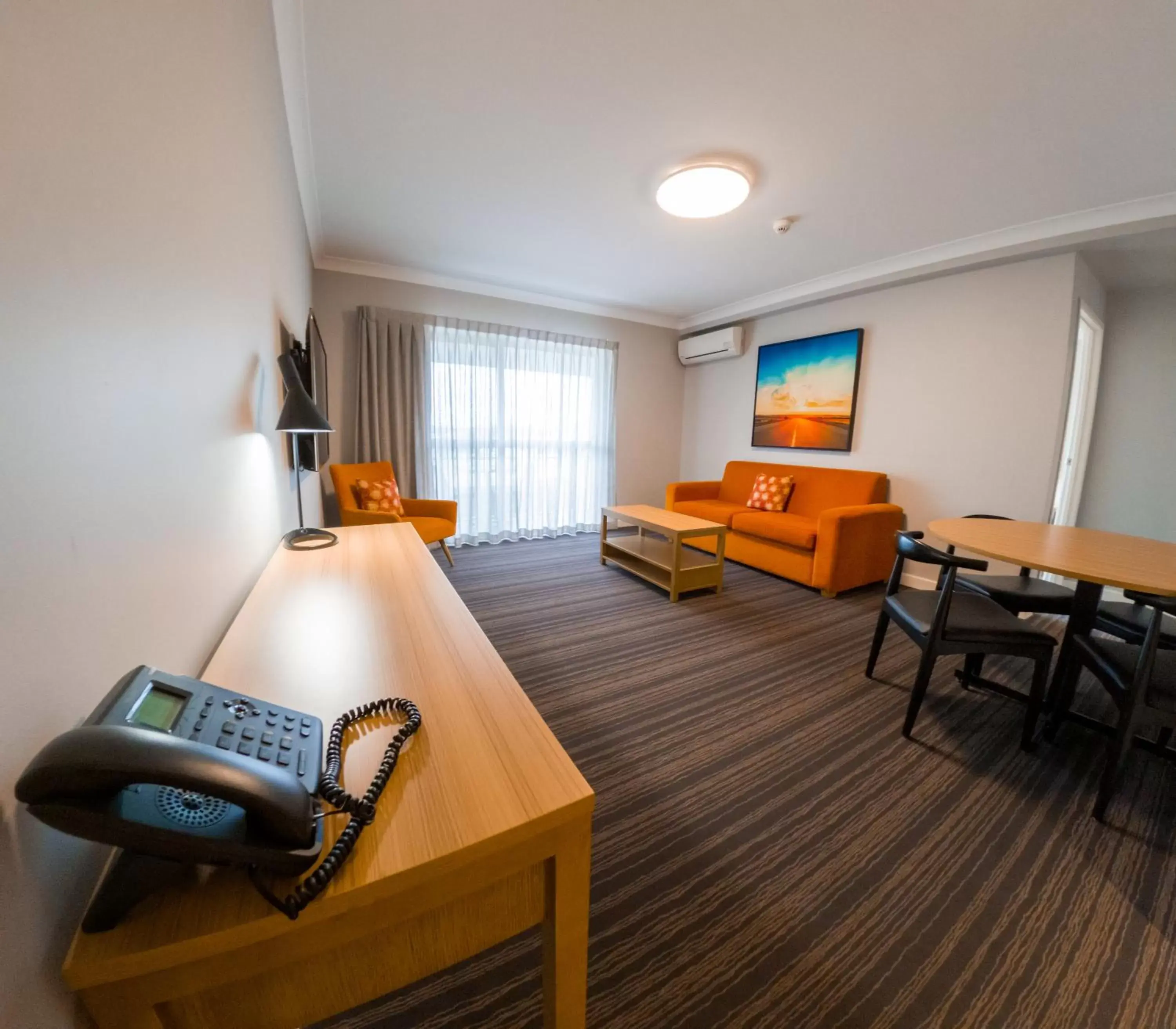 Living room, Seating Area in Potters Toowoomba Hotel