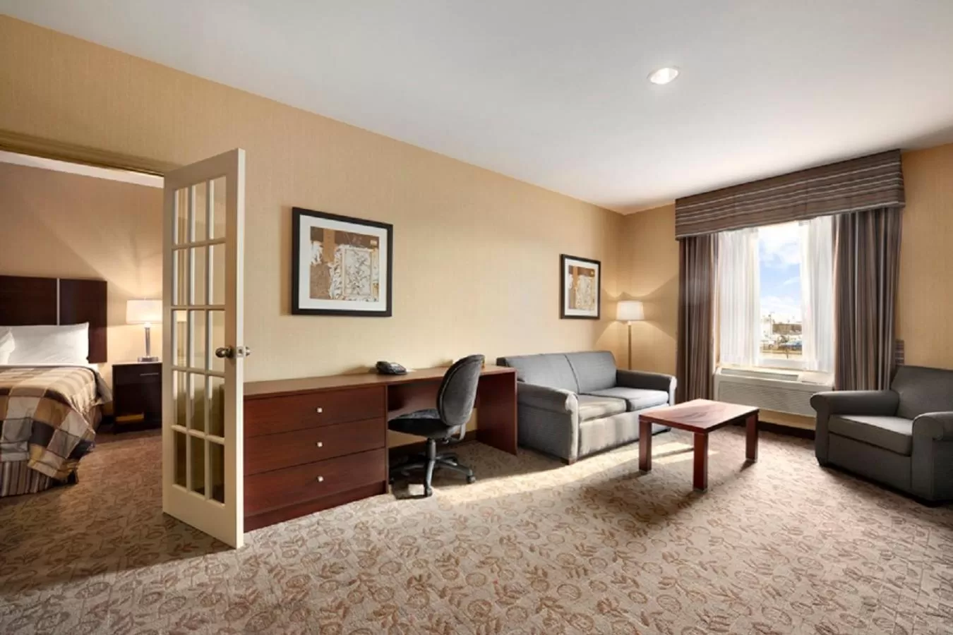 Bed in Days Inn by Wyndham Brampton