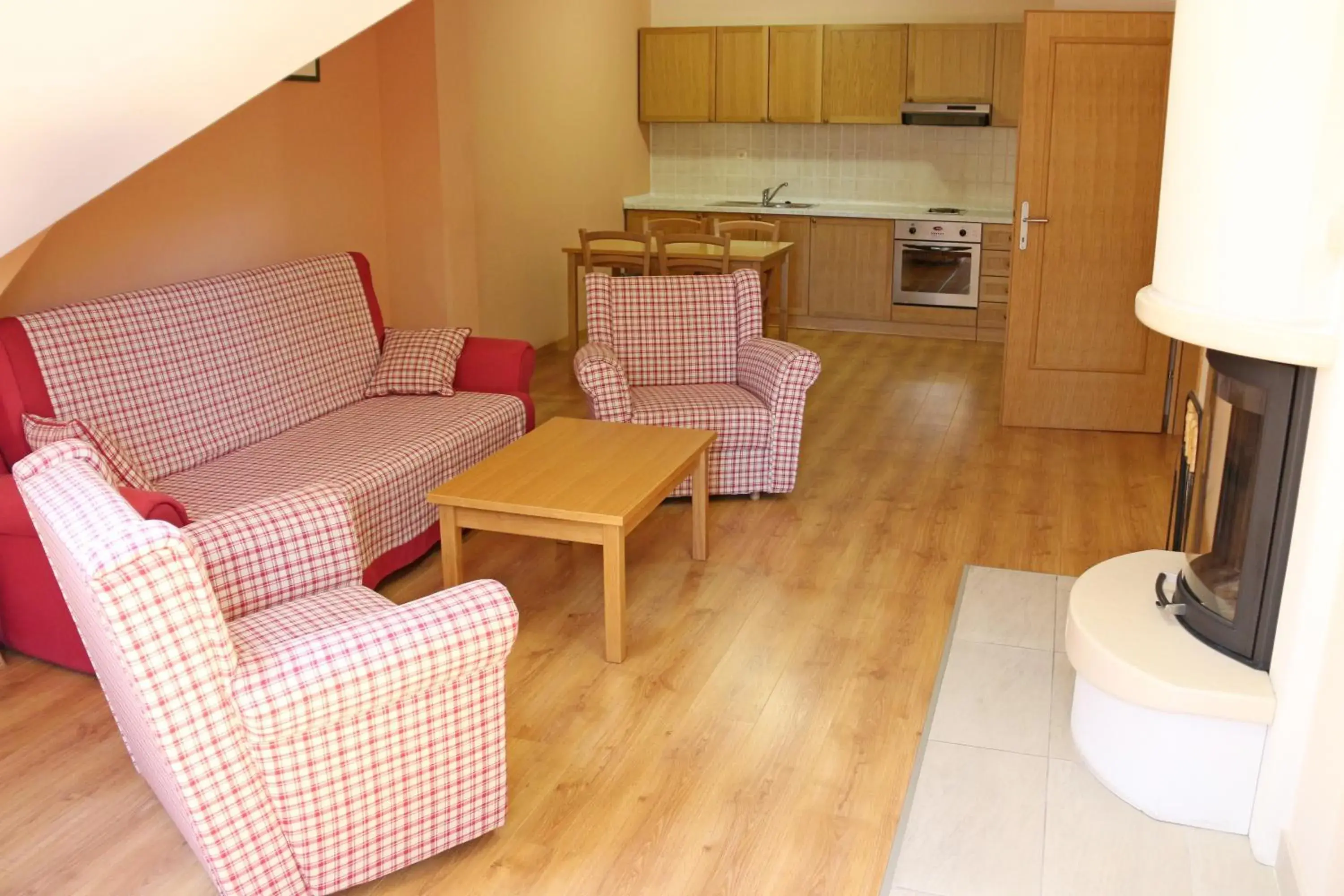 Kitchen or kitchenette, Seating Area in Aparthotel Snjezna Kraljica