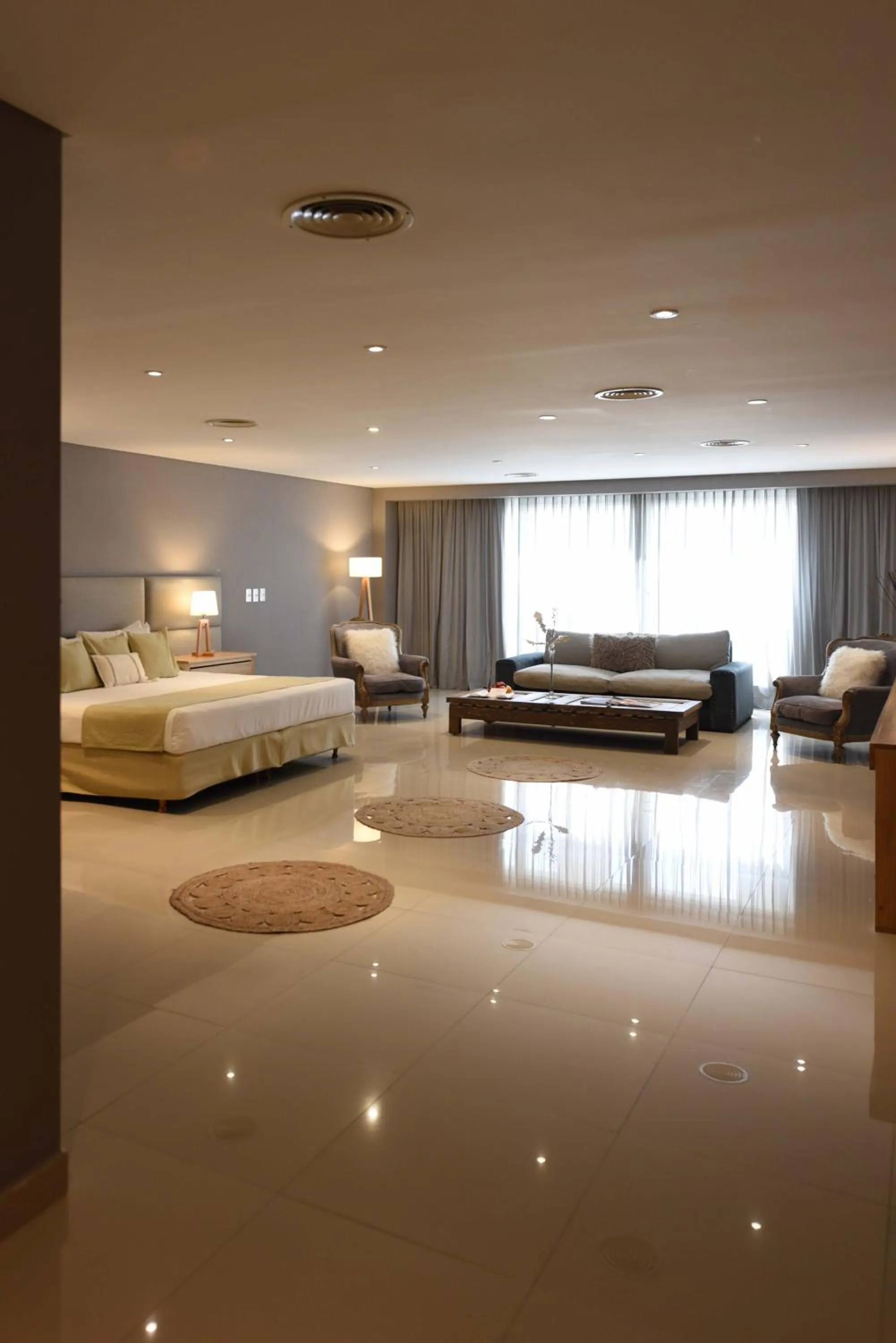 Bed in Howard Johnson Resort & Convention Center Ezeiza