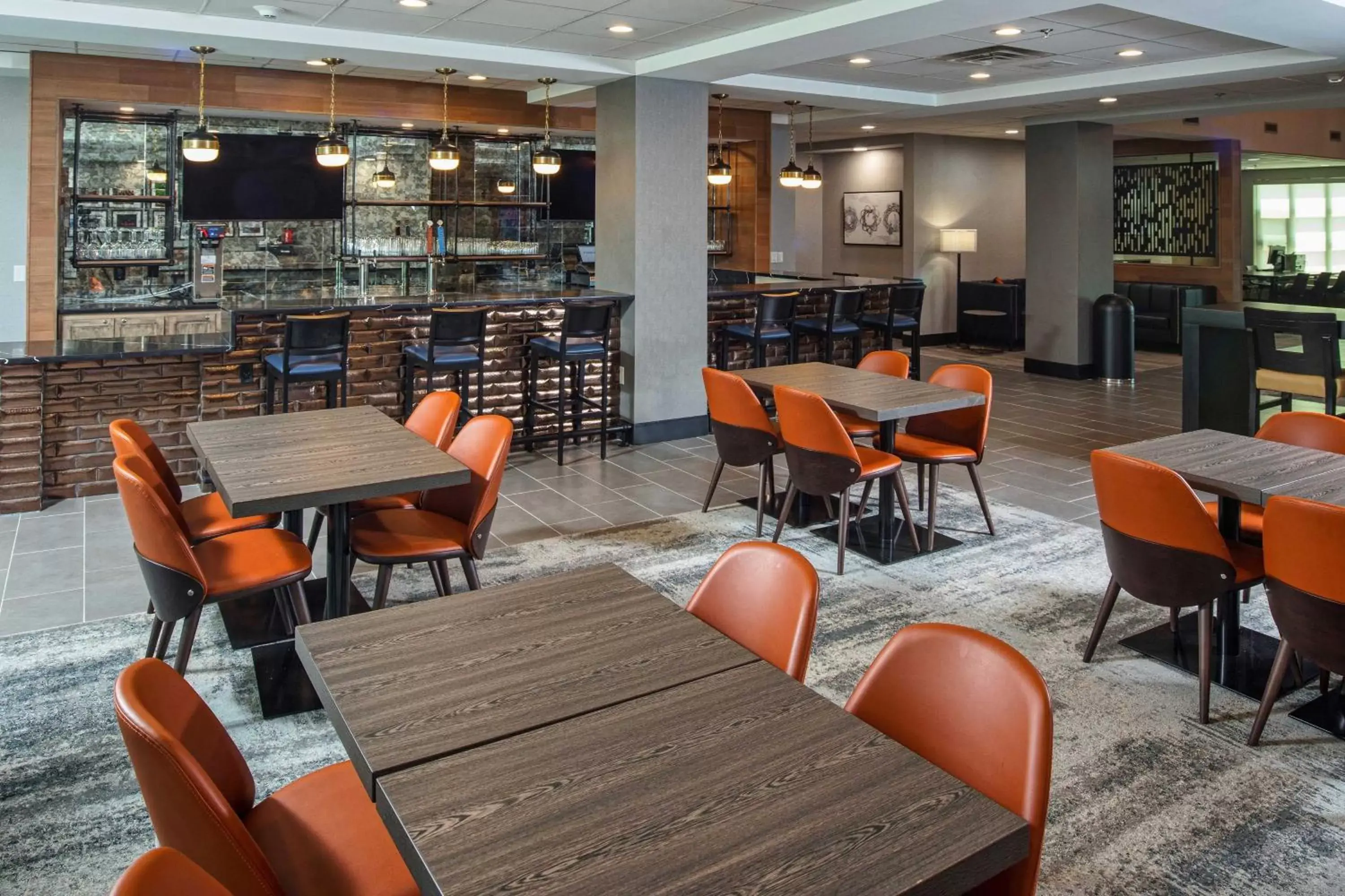 Lounge or bar, Restaurant/Places to Eat in Four Points by Sheraton Appleton