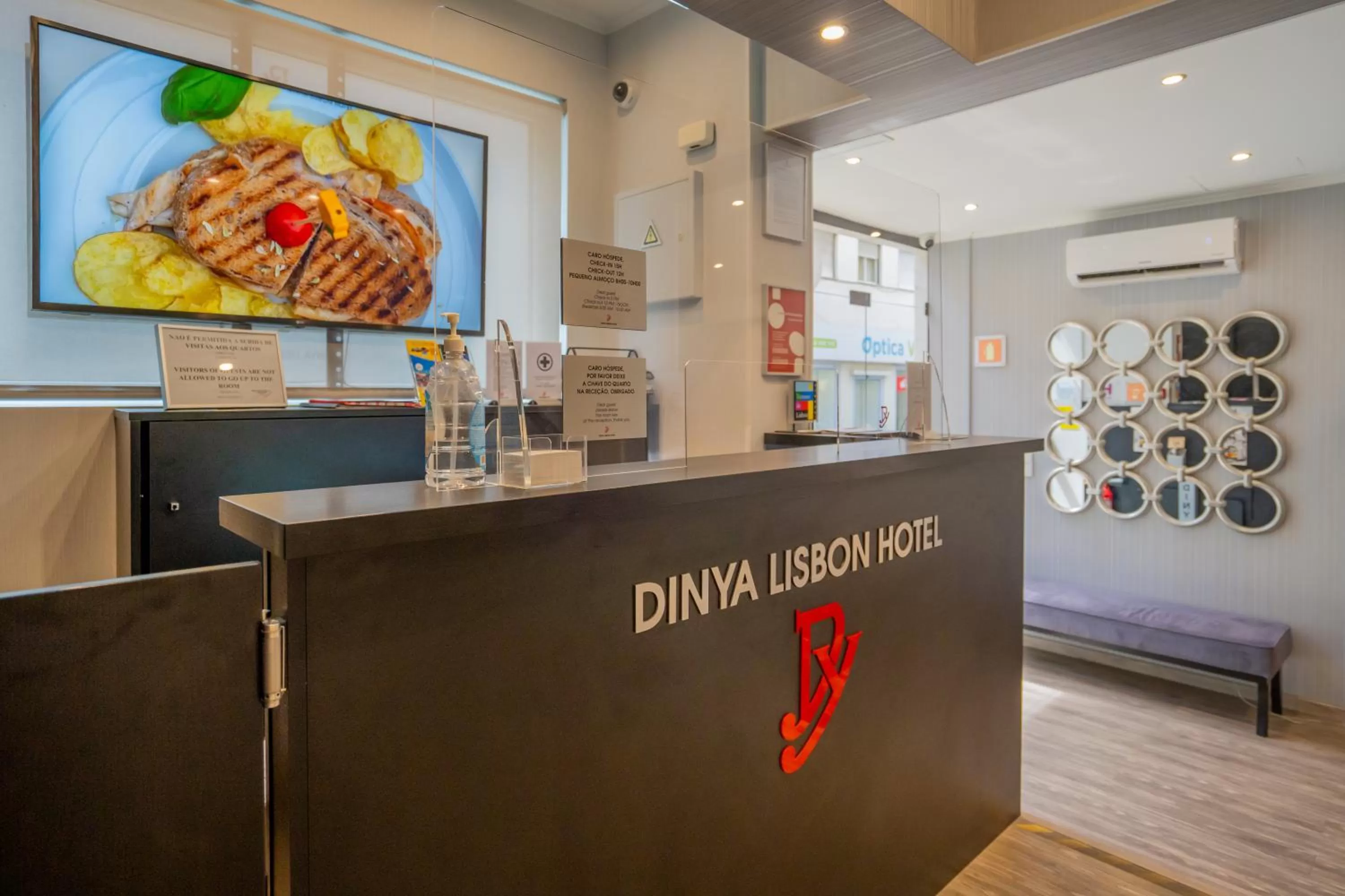 Lobby or reception in Dinya Lisbon Hotel