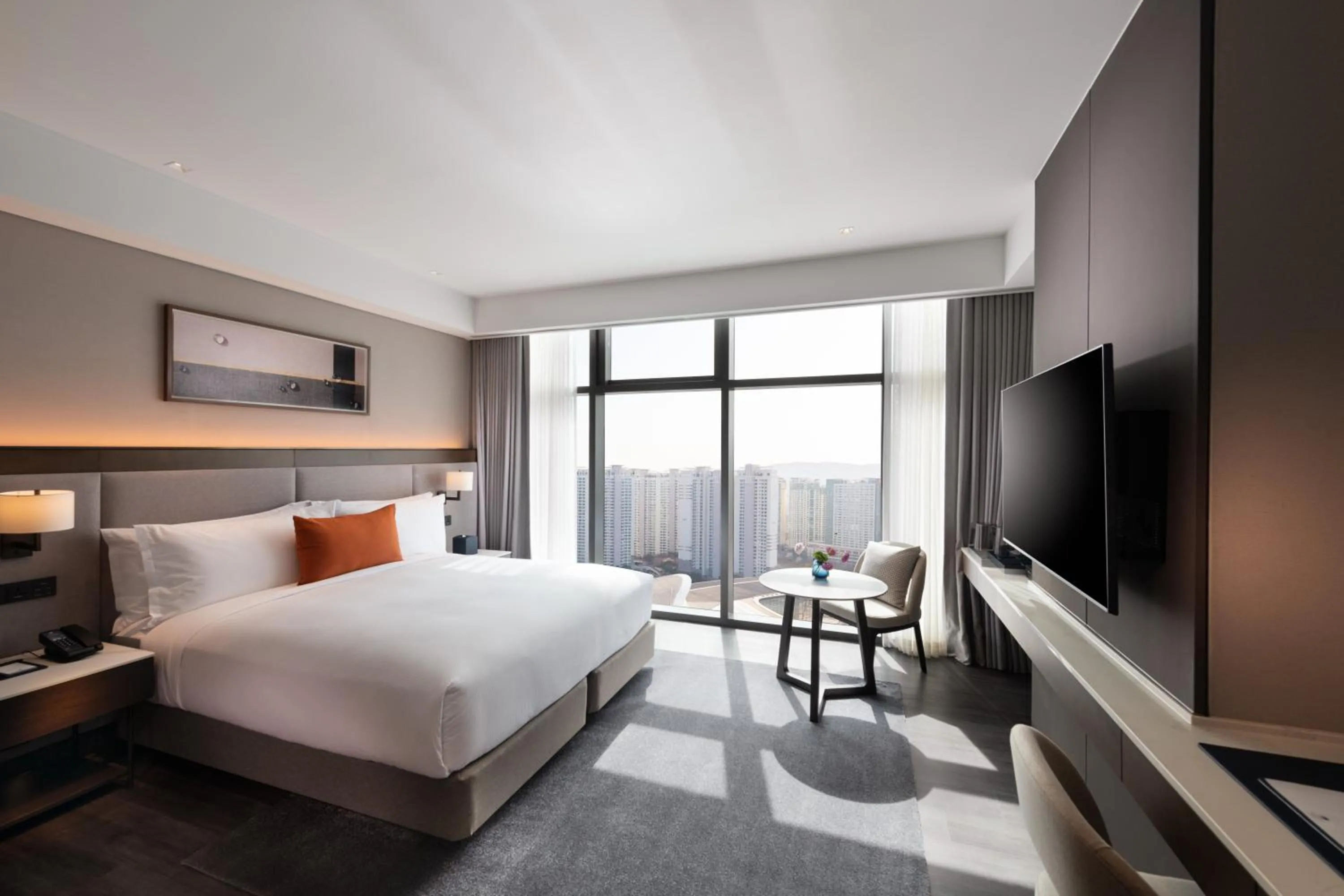 Bedroom, Bed in DoubleTree By Hilton Seoul Pangyo Residences