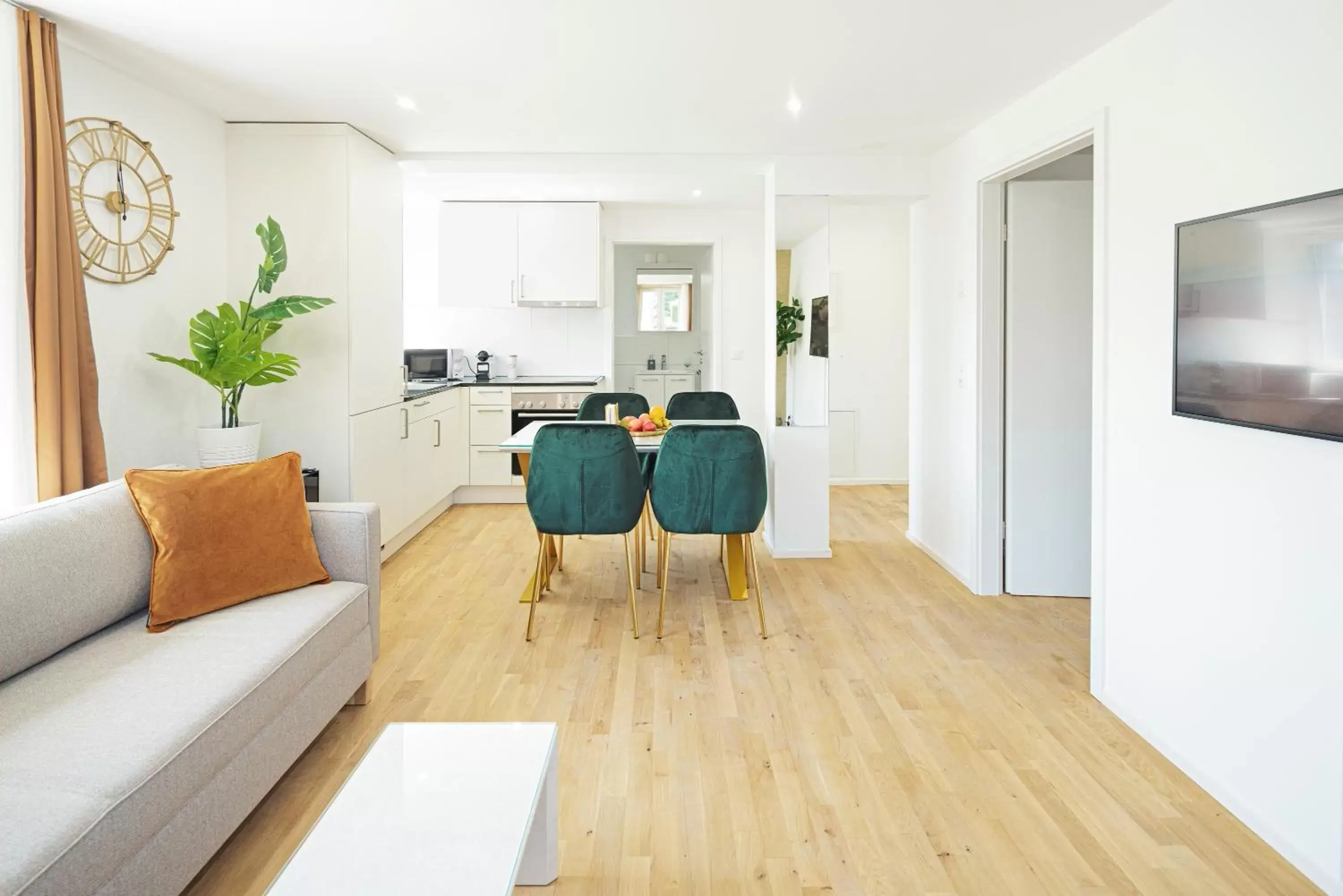 Living room, Seating Area in EH Apartments Saturn