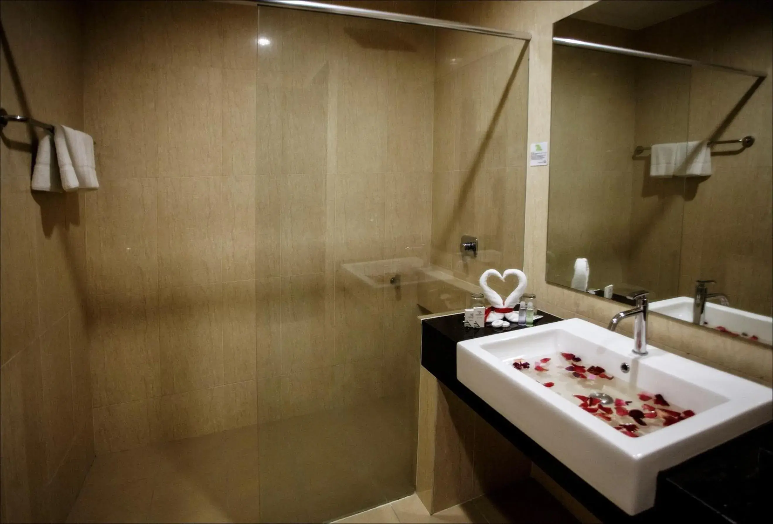 Bathroom in Cathayana Hotel Kuantan