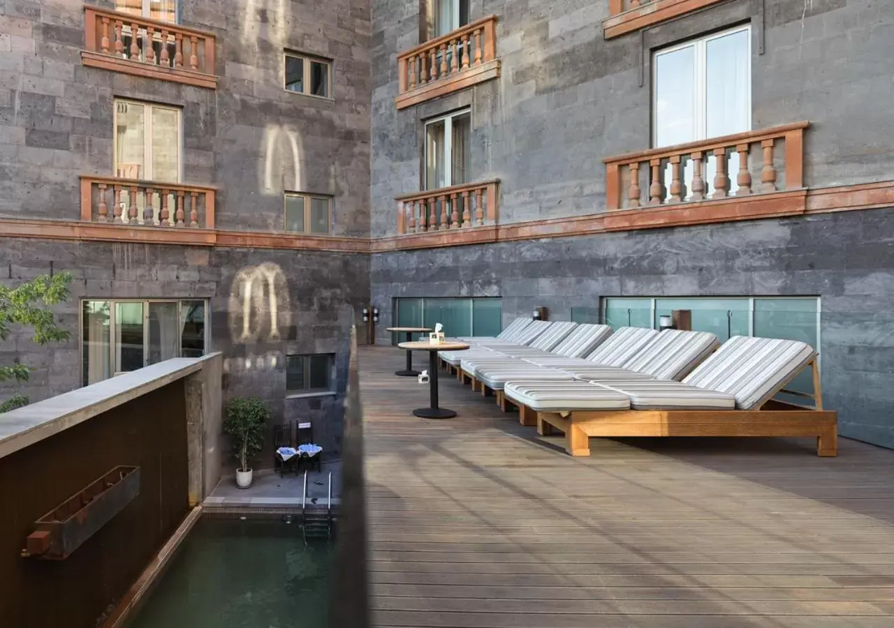 Swimming pool in Tufenkian Historic Yerevan Hotel