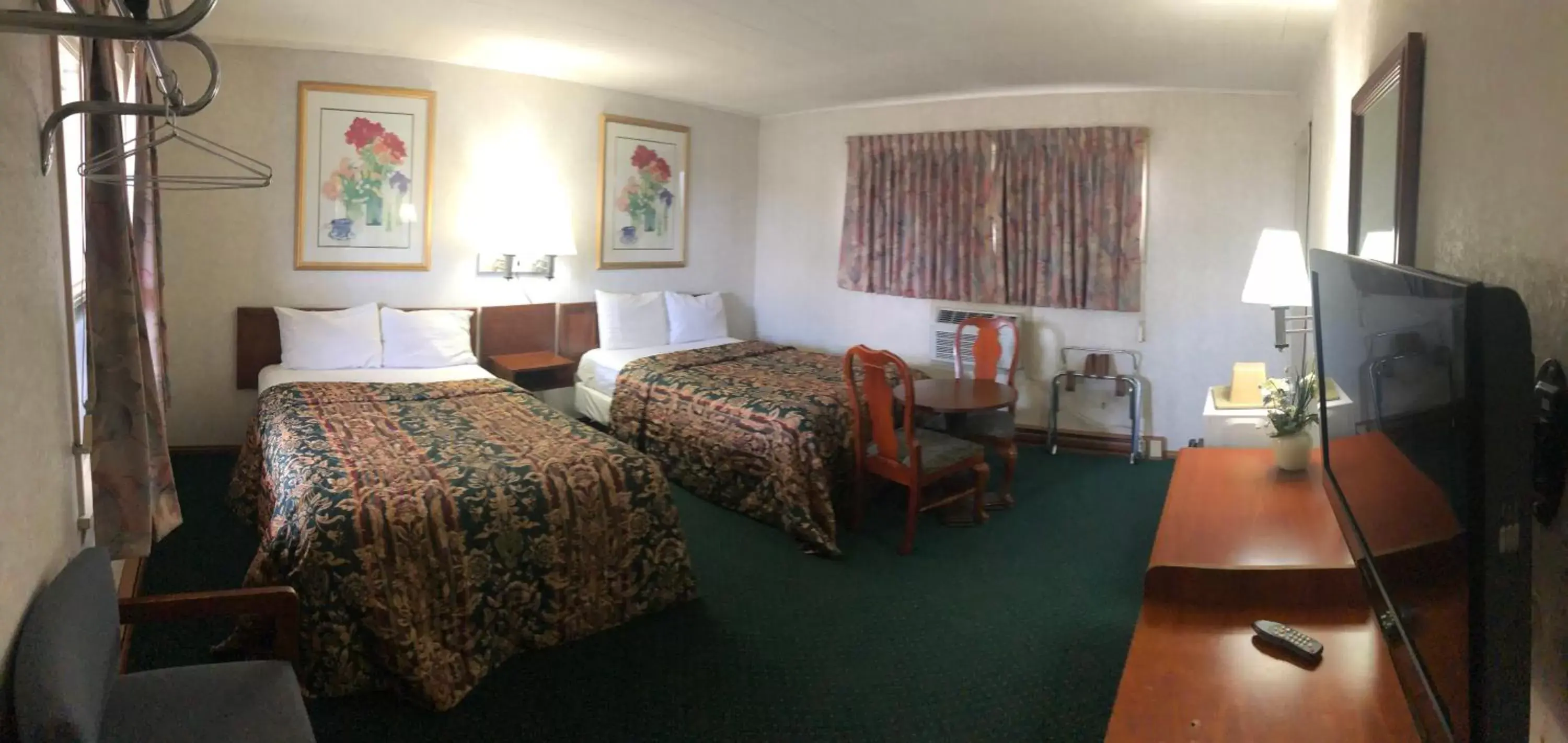 Photo of the whole room in Budget Inn Clearfield PA