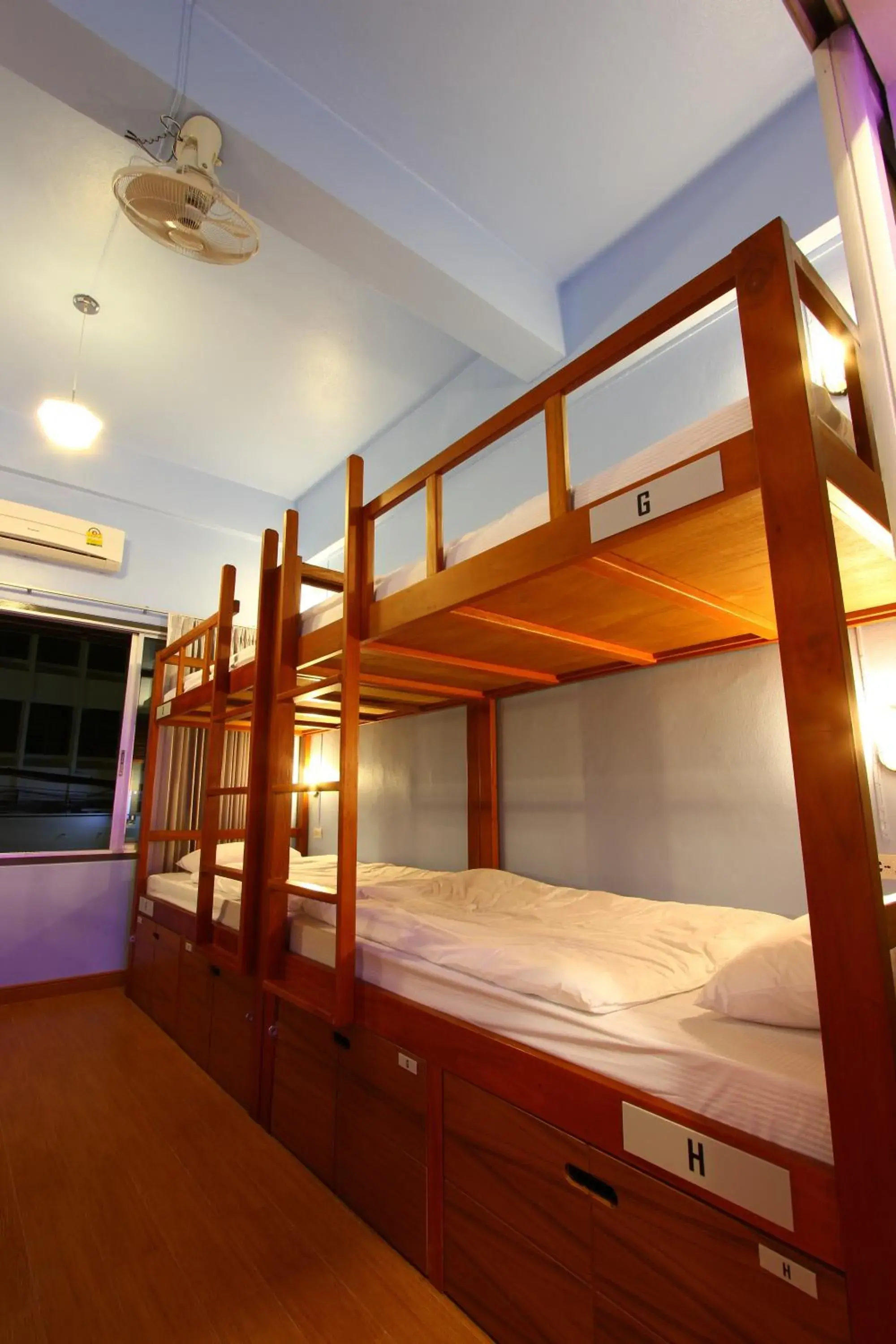 Photo of the whole room, Bunk Bed in Pak Up Hostel