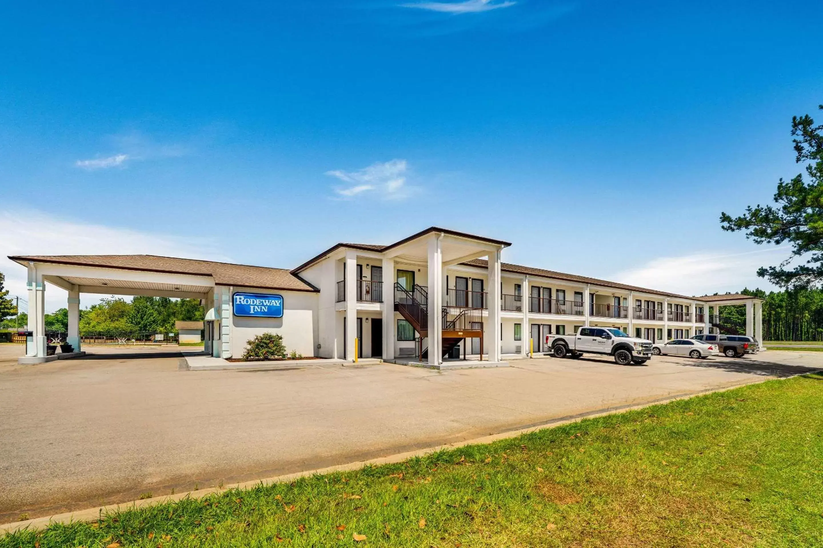 Property building in Rodeway Inn Sandersville Property building in Rodeway Inn Sandersville