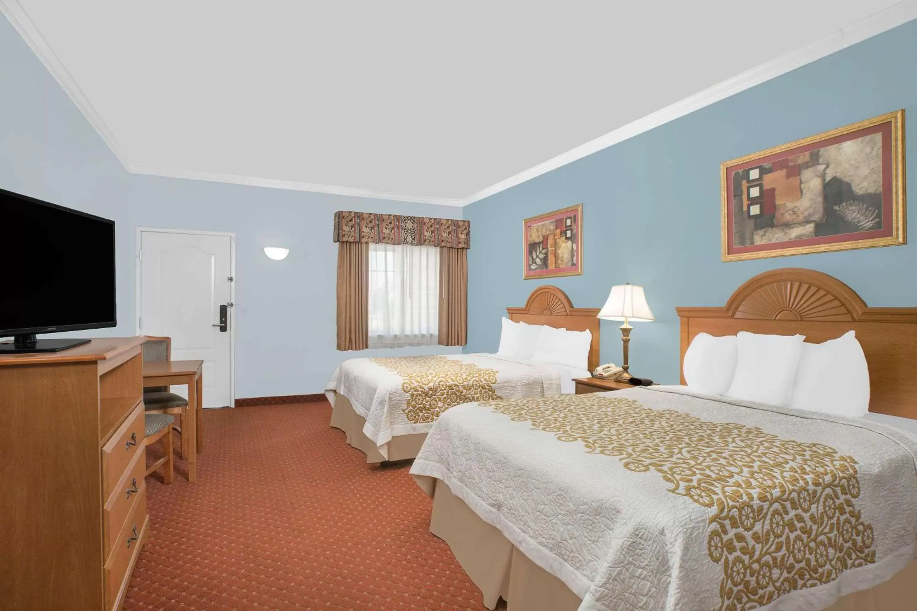 Photo of the whole room, Bed in Days Inn by Wyndham Robstown