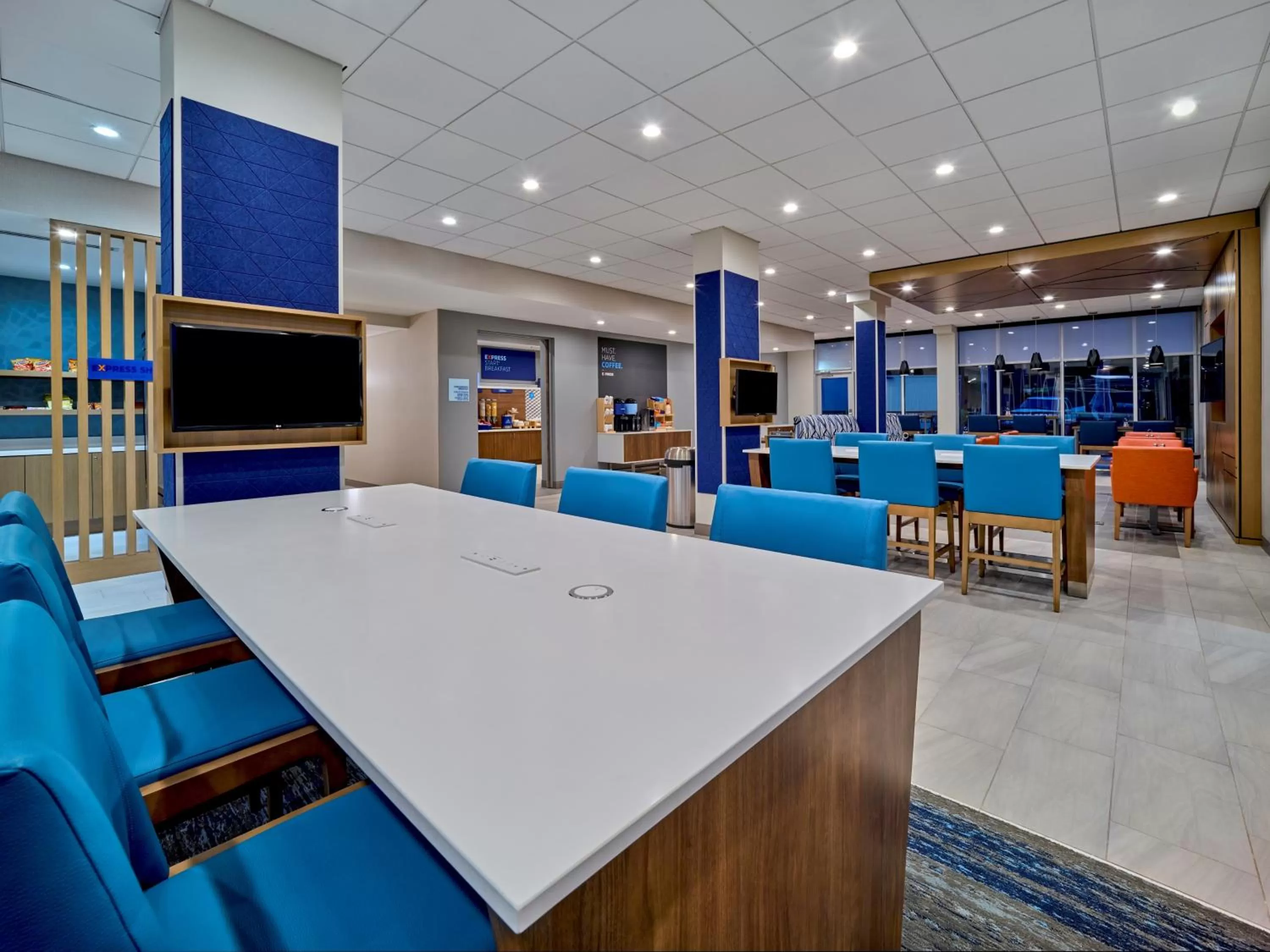 Lobby or reception in Holiday Inn Express - Huntsville Space Center by IHG
