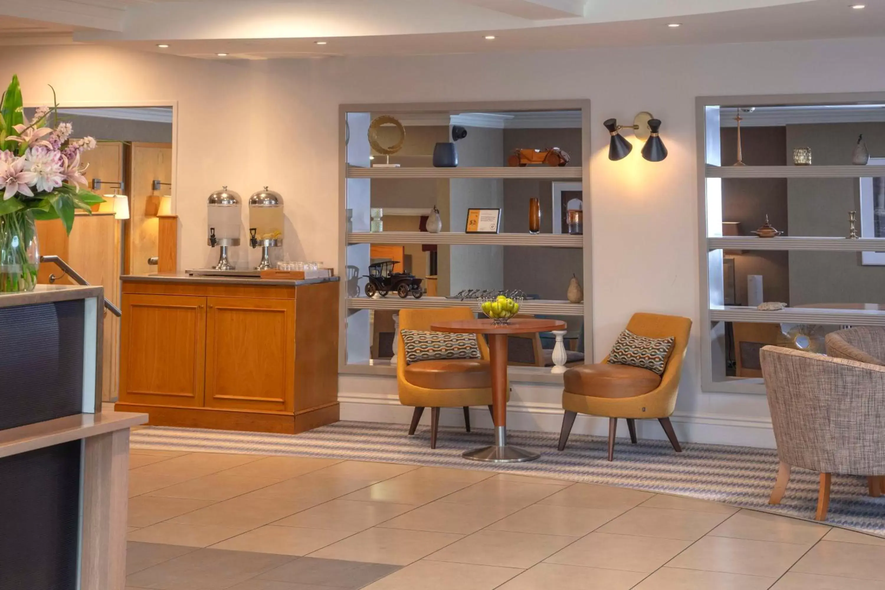 Lobby or reception in DoubleTree by Hilton Oxford Belfry