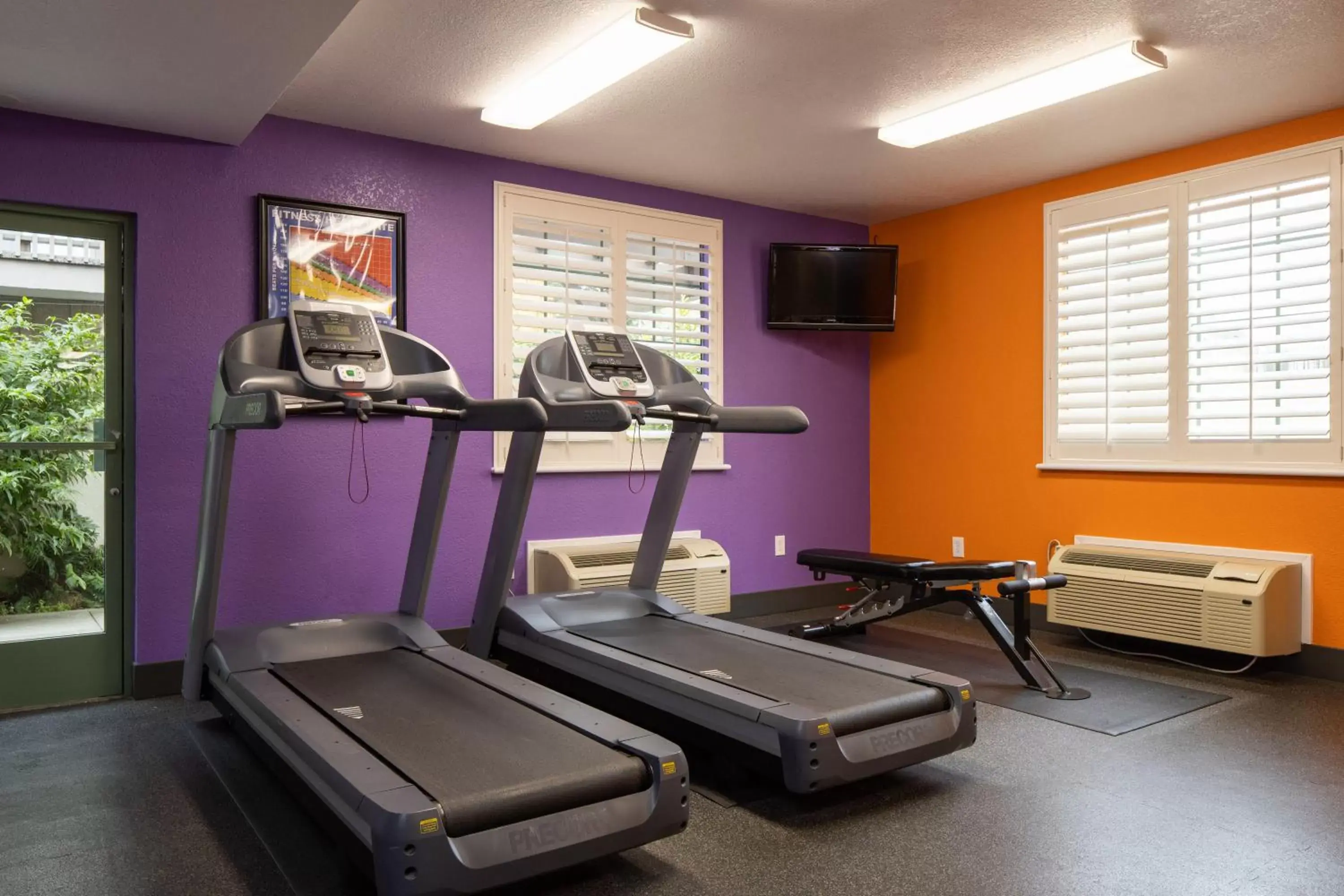 Fitness centre/facilities in Atherton Park Inn and Suites Fitness centre/facilities in Atherton Park Inn and Suites