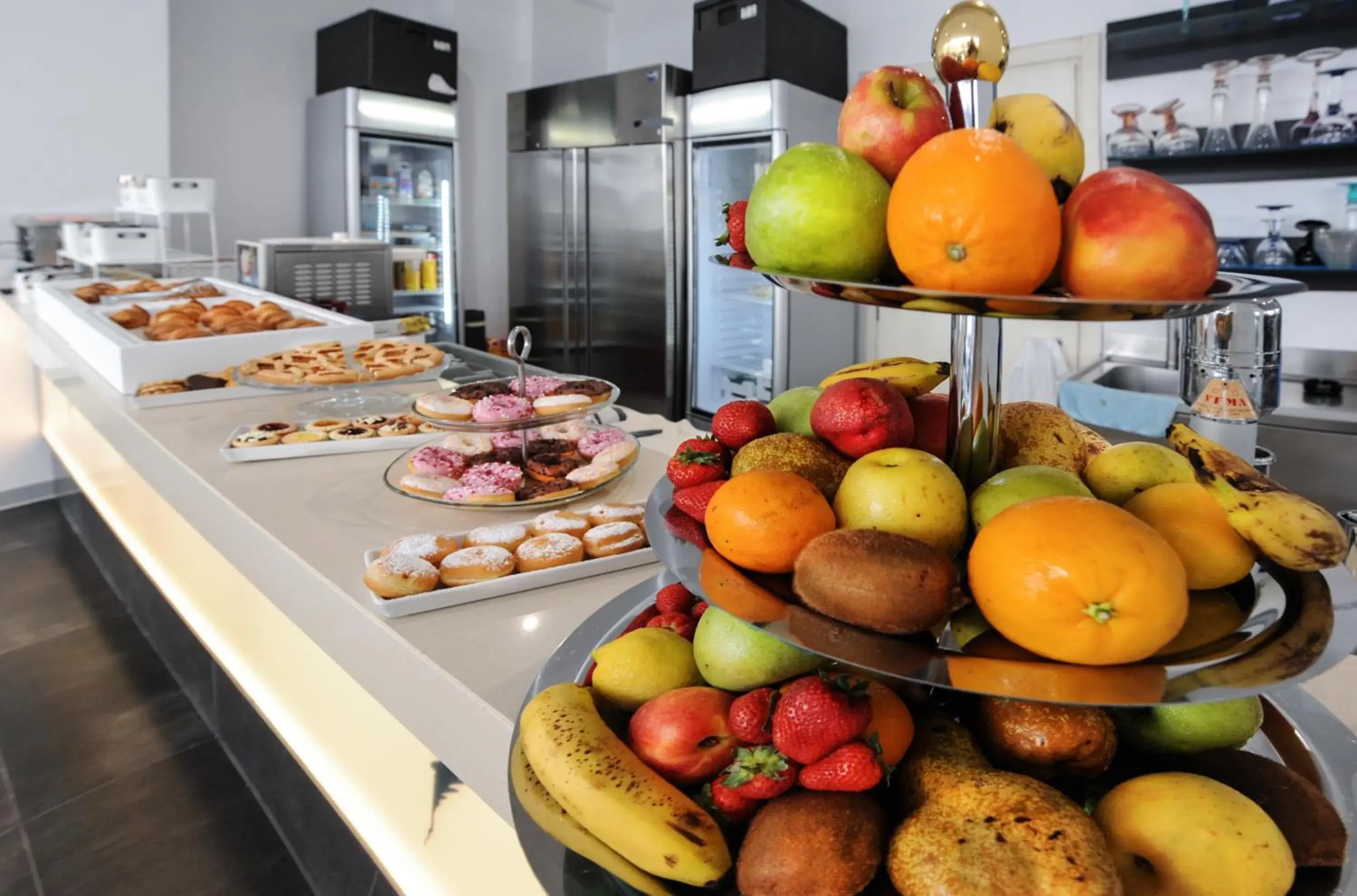 Continental breakfast, Food in Bellini Relais