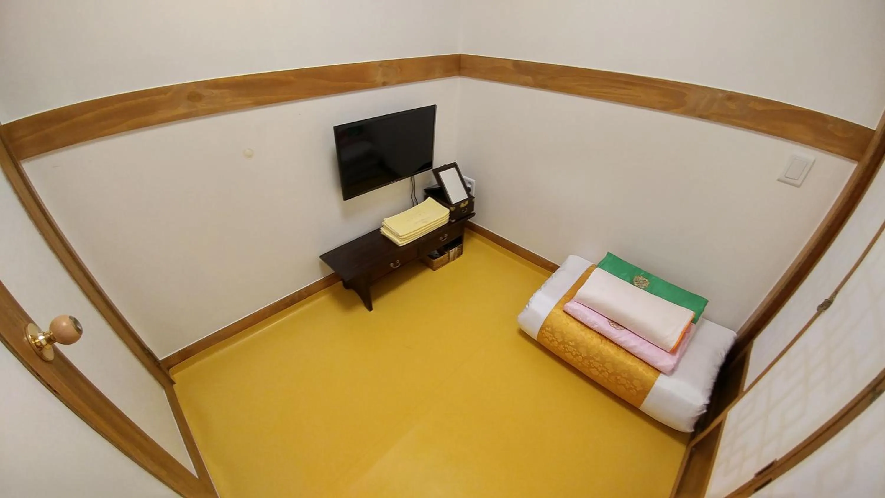 Photo of the whole room, Bed in Bukchon Sosunjae Guesthouse