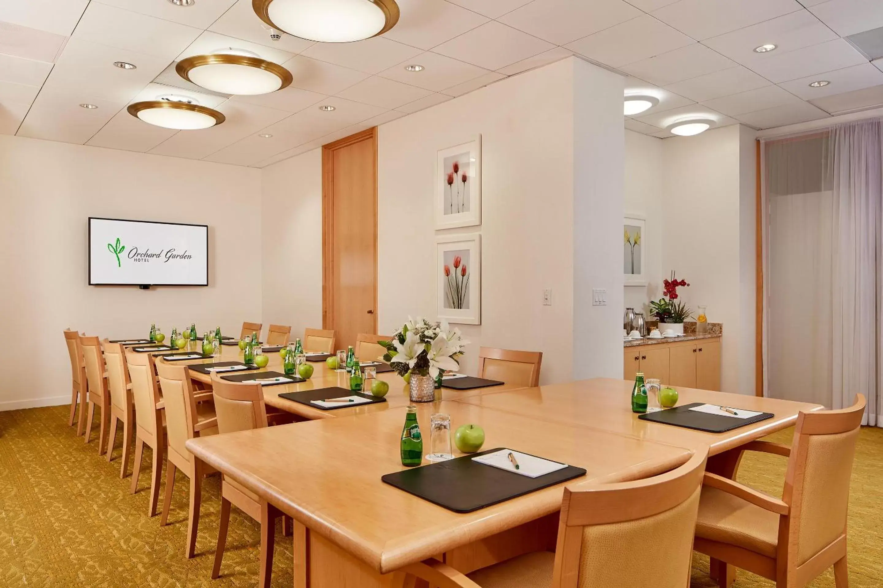 Business facilities in Orchard Garden Hotel