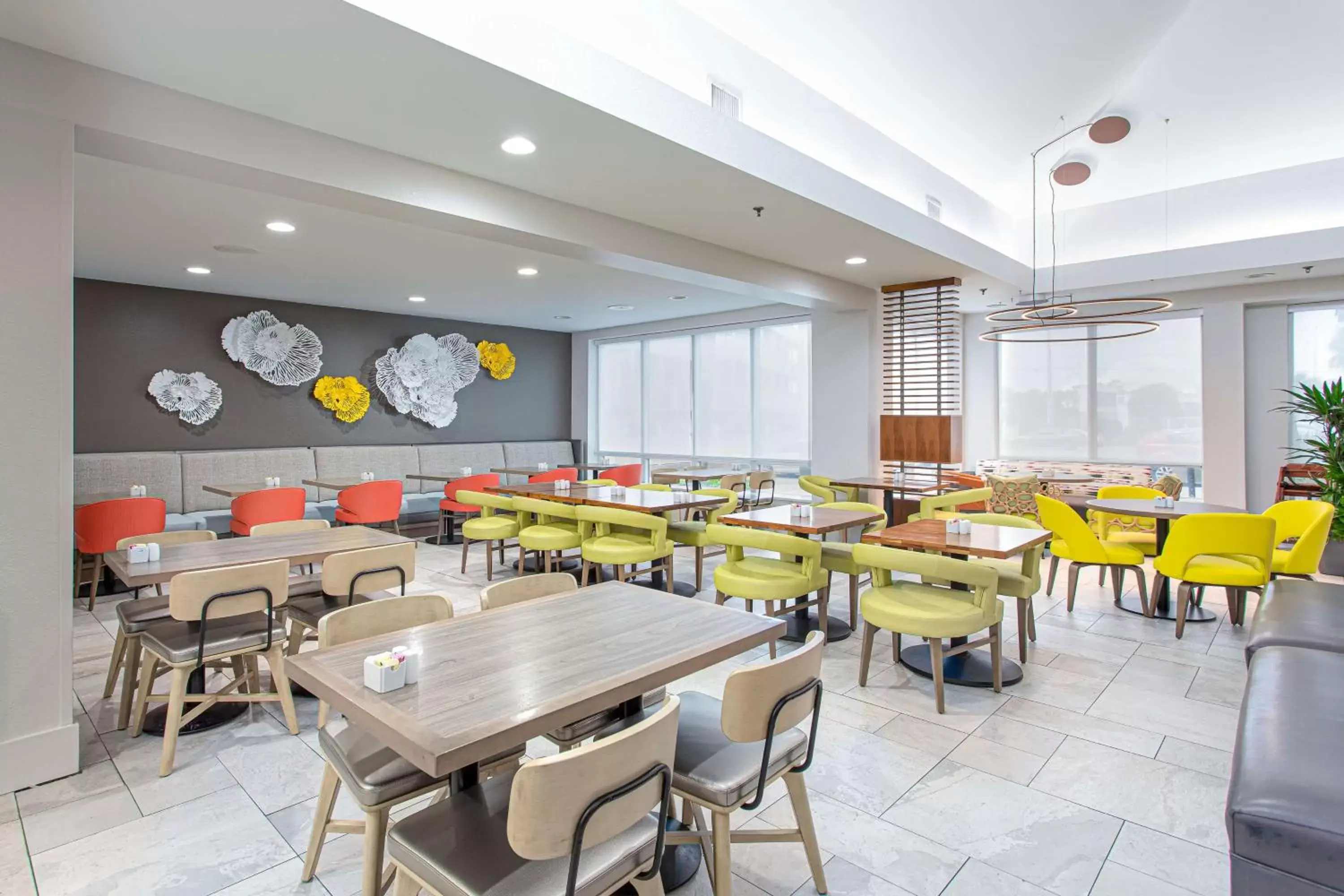 Lobby or reception, Restaurant/Places to Eat in Hilton Garden Inn Orange Beach