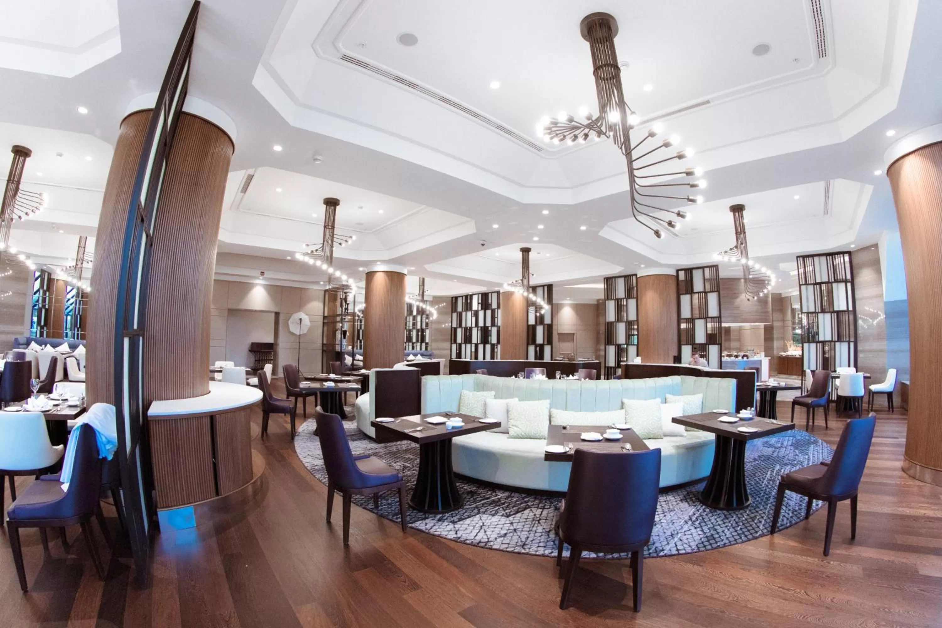 Restaurant/places to eat in AZIMUT Grand Hotel Tashkent