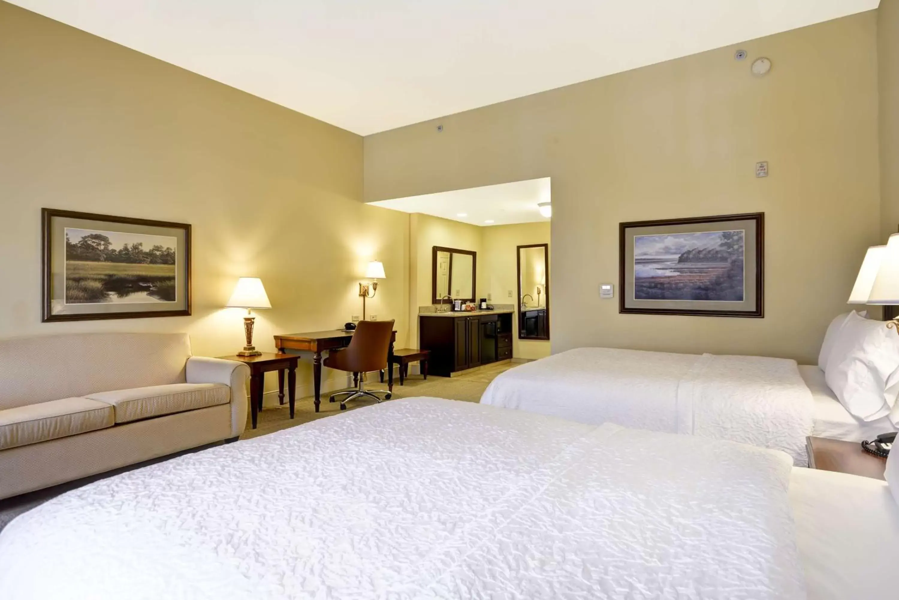 Bedroom, Bed in Hampton Inn & Suites Savannah Historic District