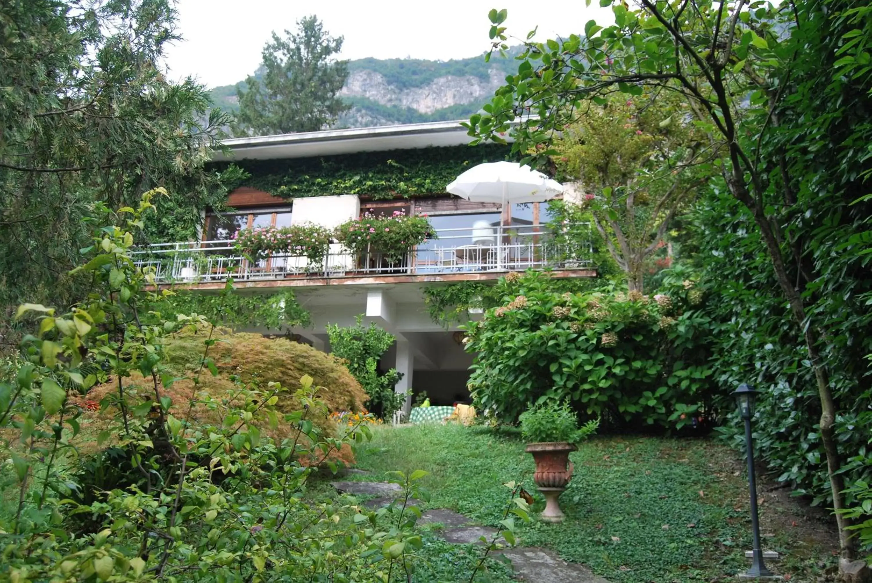 Facade/entrance, Property Building in B&B Le Ortensie -Lago di Como