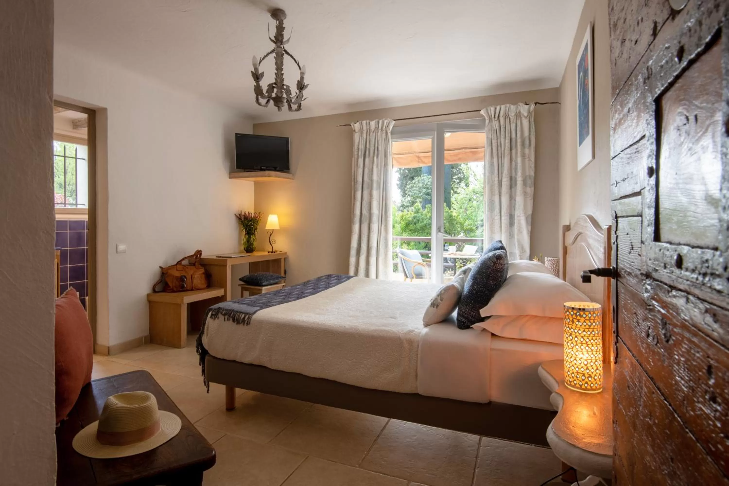 Bedroom, Bed in Hotel Les Messugues