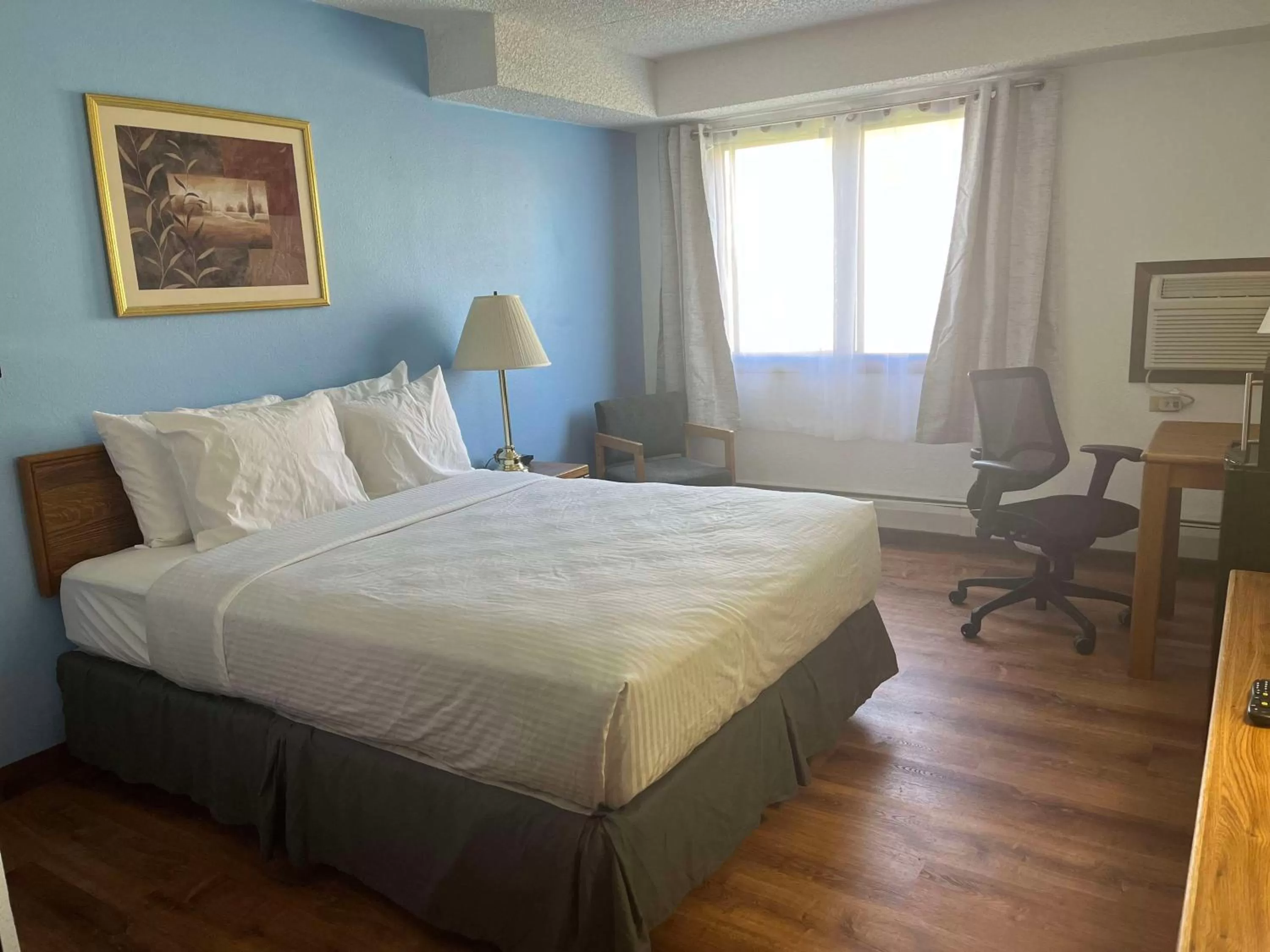 Bedroom, Bed in SureStay by Best Western Glendive Yellowstone River