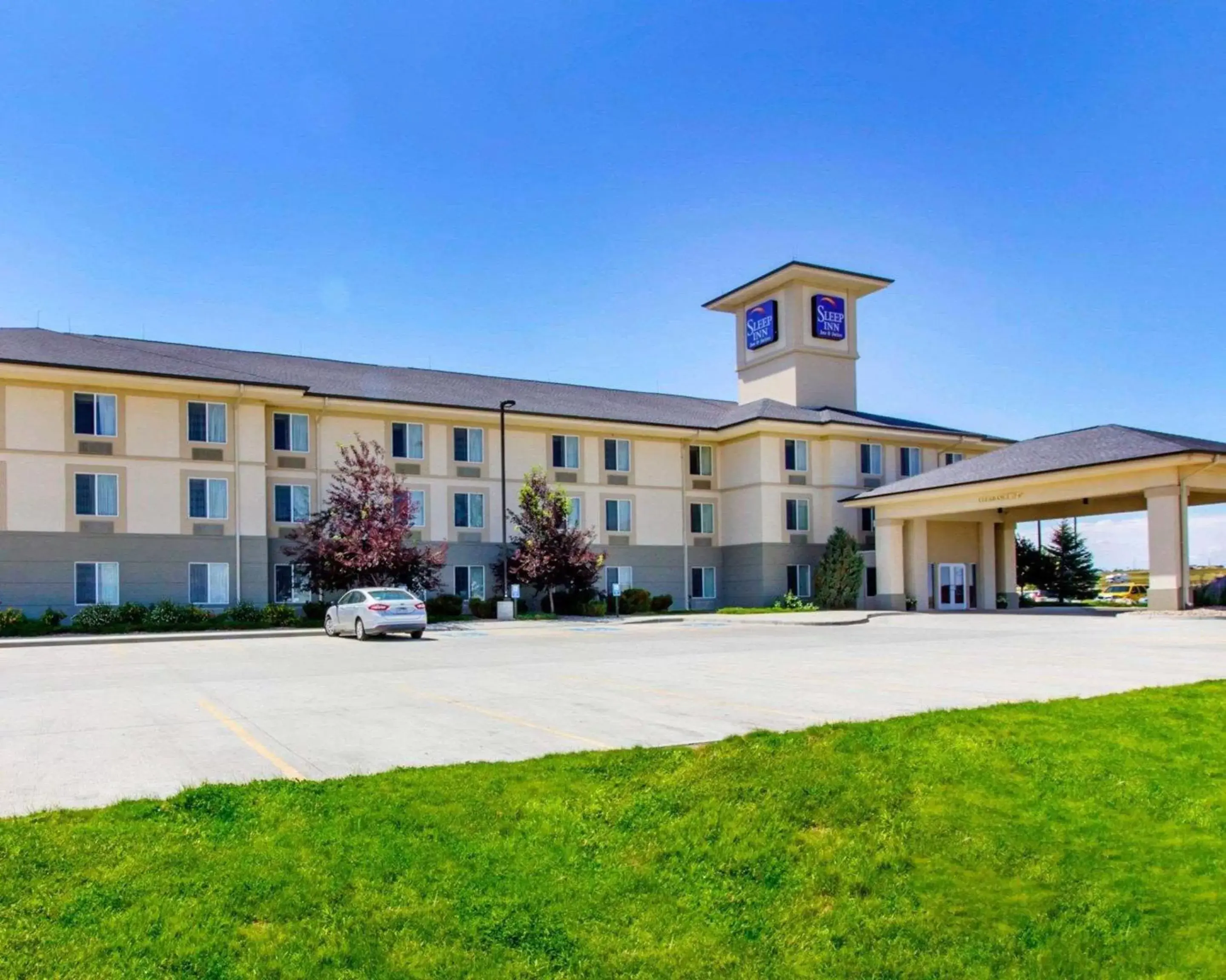 Property Building in Sleep Inn & Suites Evansville