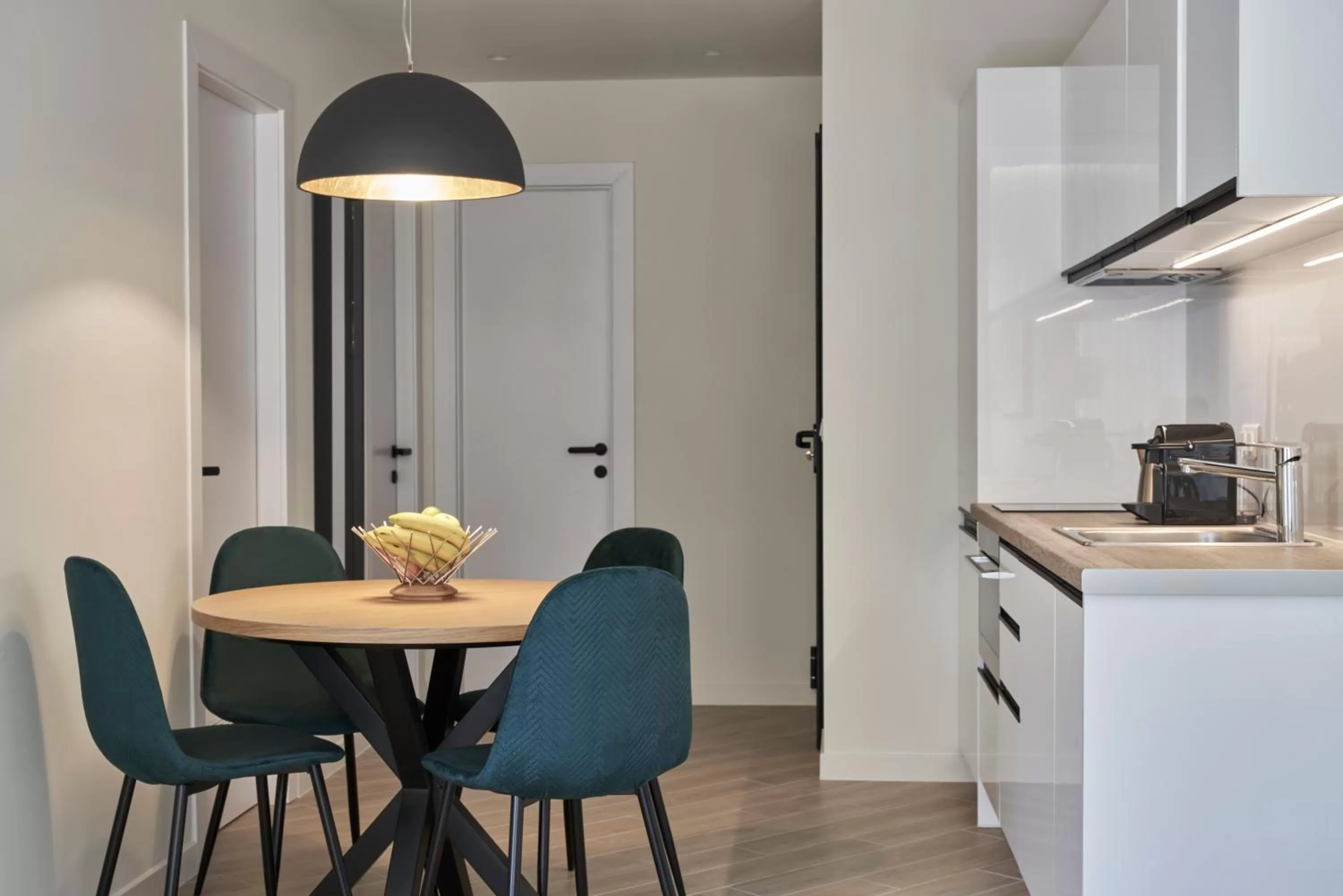 Superior Apartment with balcony in Hestia - Asklipiou 61