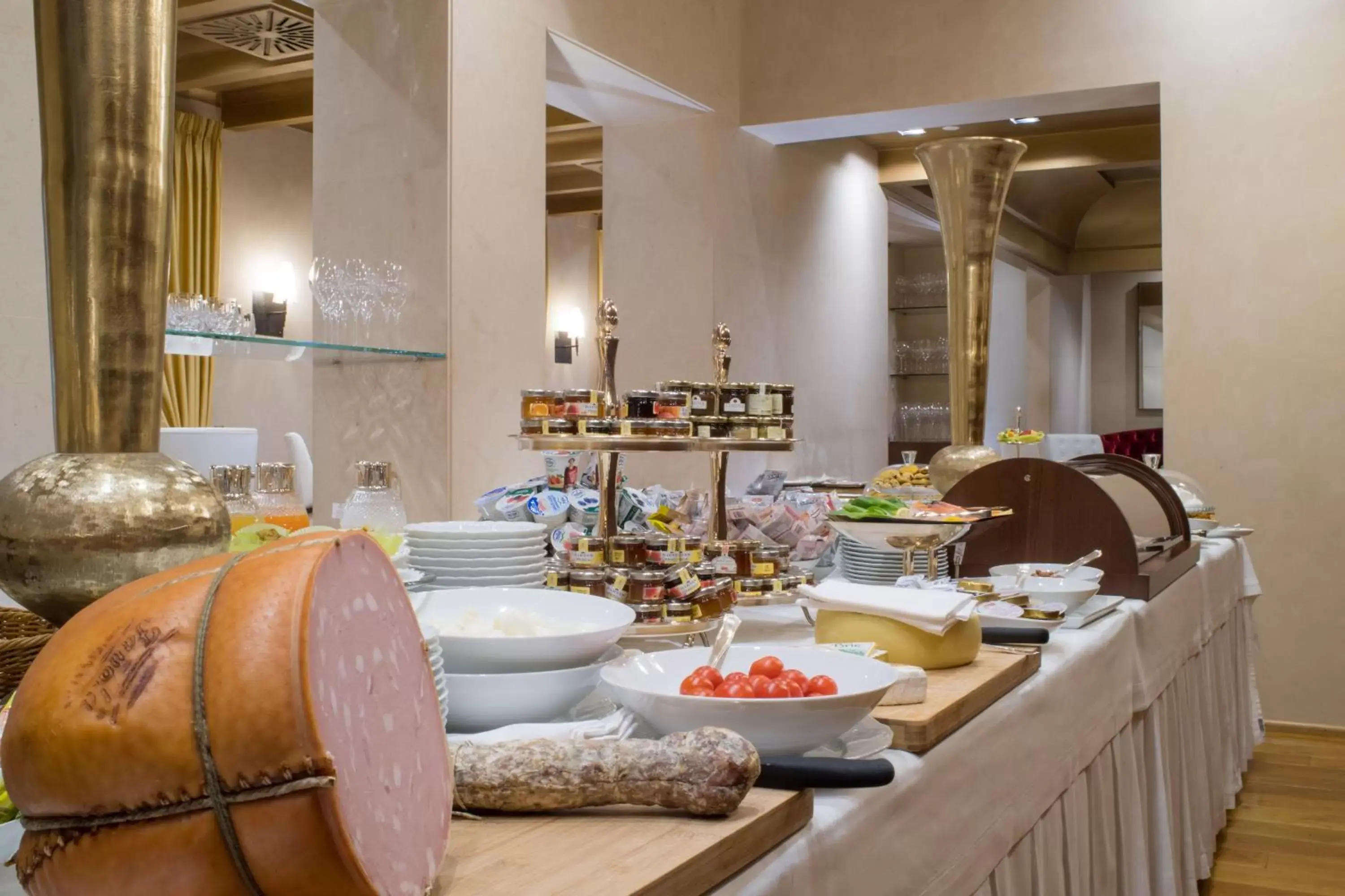 Restaurant/Places to Eat in Hotel Rua Frati 48 in San Francesco