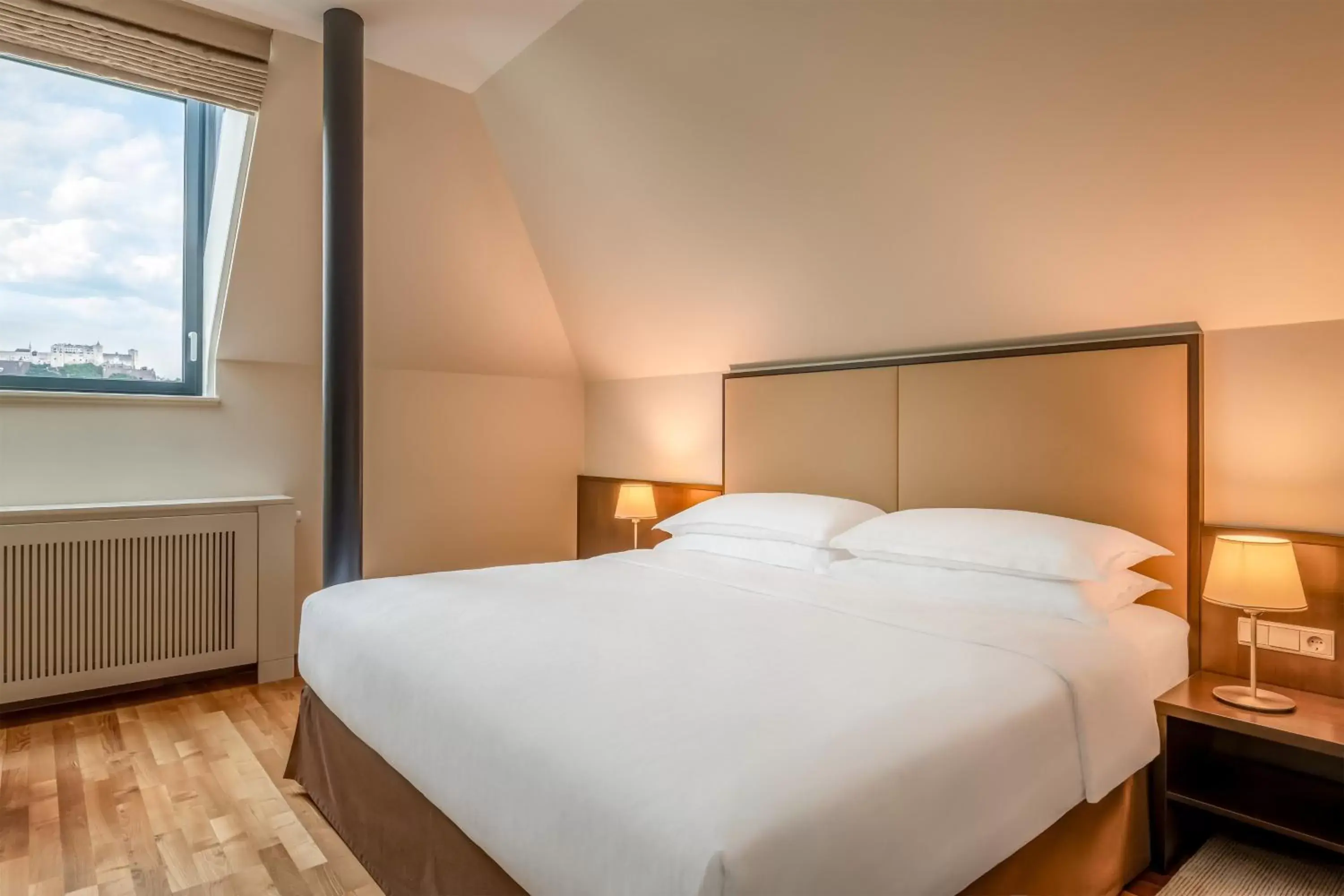 Bedroom, Bed in Sheraton Grand Salzburg