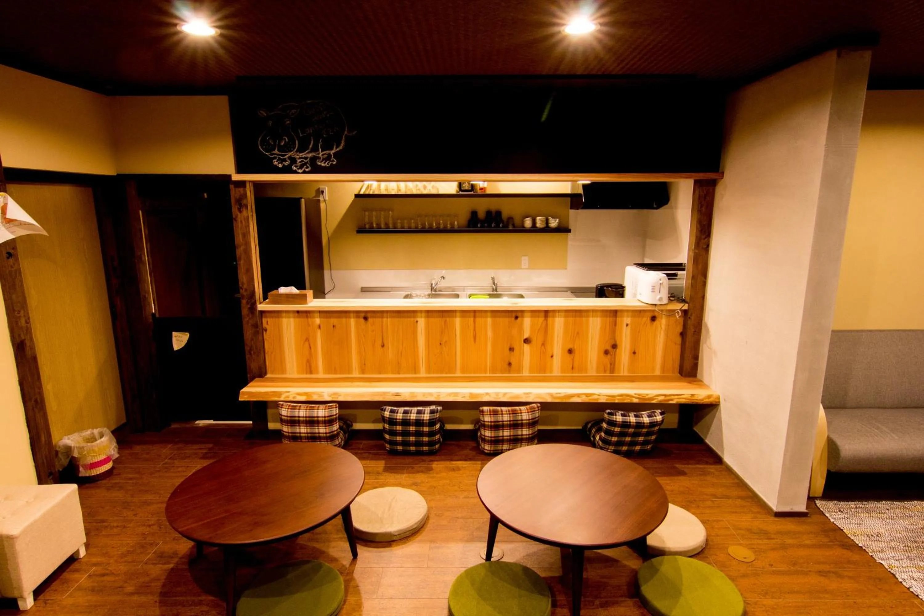 Communal lounge/ TV room in Hotel Lantern Gion