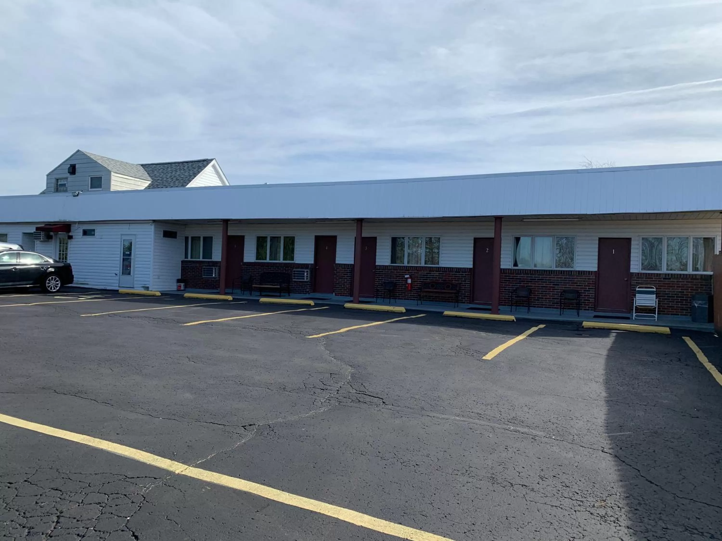 Property building in Budget Inn