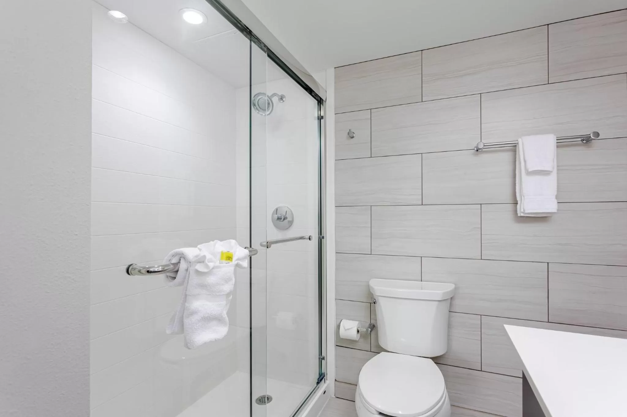 Photo of the whole room in Holiday Inn Express Pensacola Beach by IHG