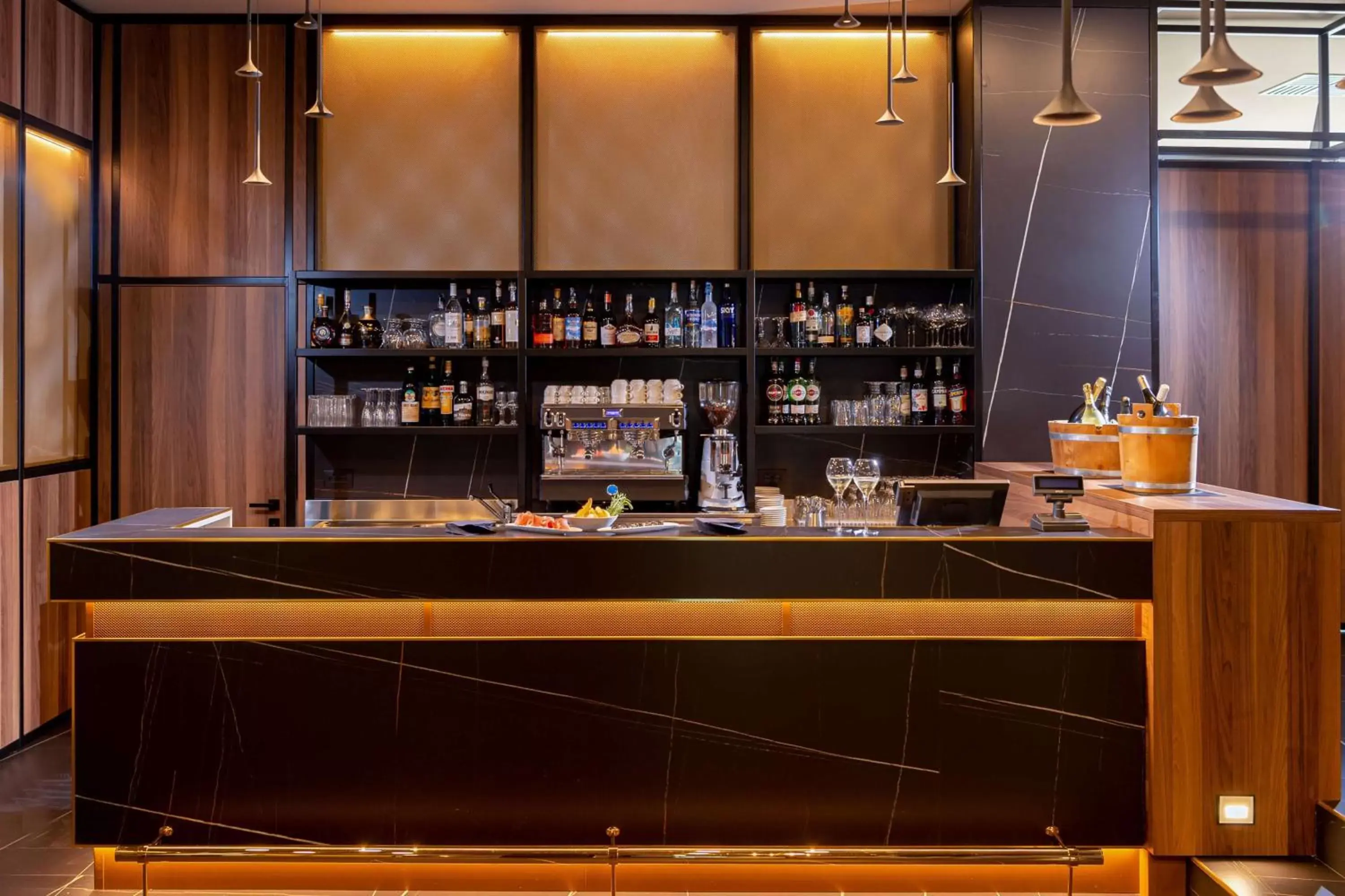 Lounge or bar, Lounge/Bar in DoubleTree by Hilton Brescia