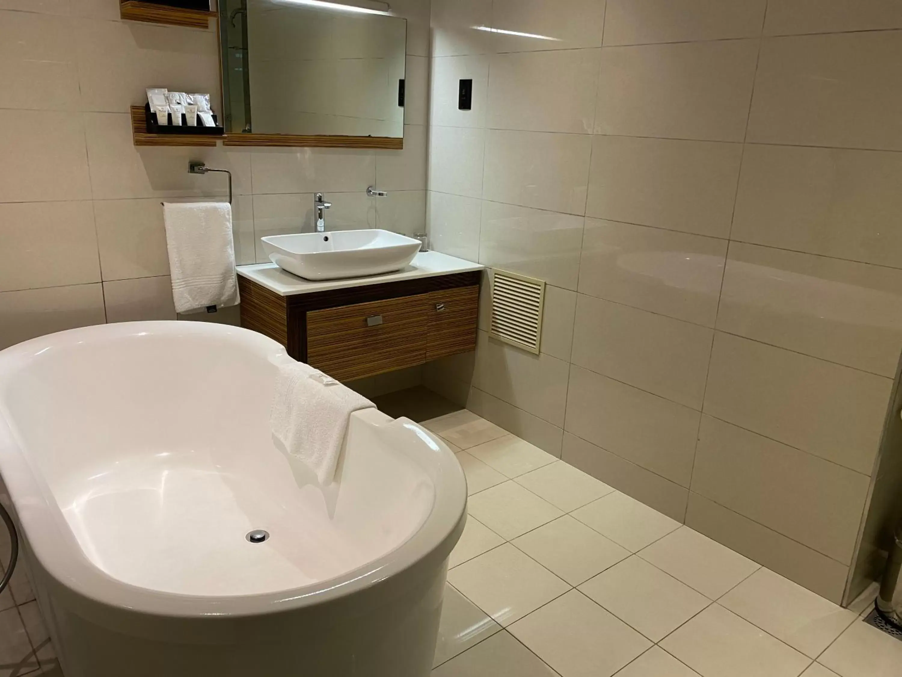 Bathroom in Coastlands Umhlanga Hotel and Convention Centre
