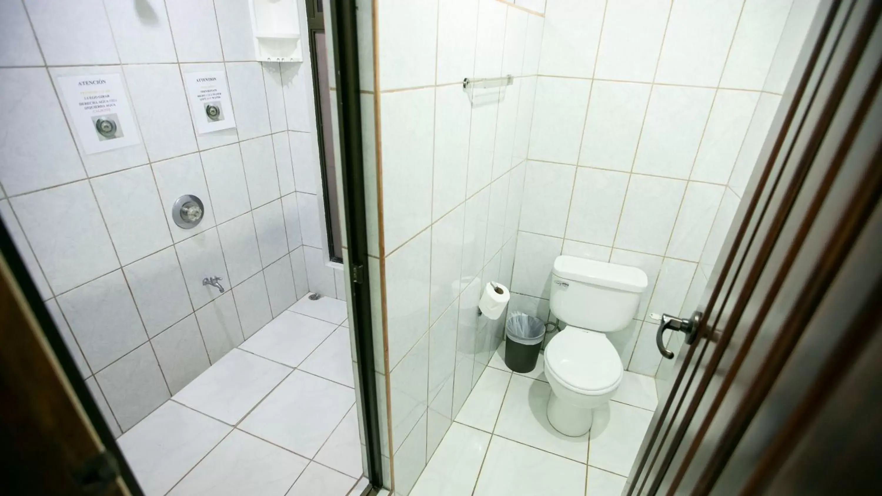 Shower, Bathroom in Coati Arenal Lodge