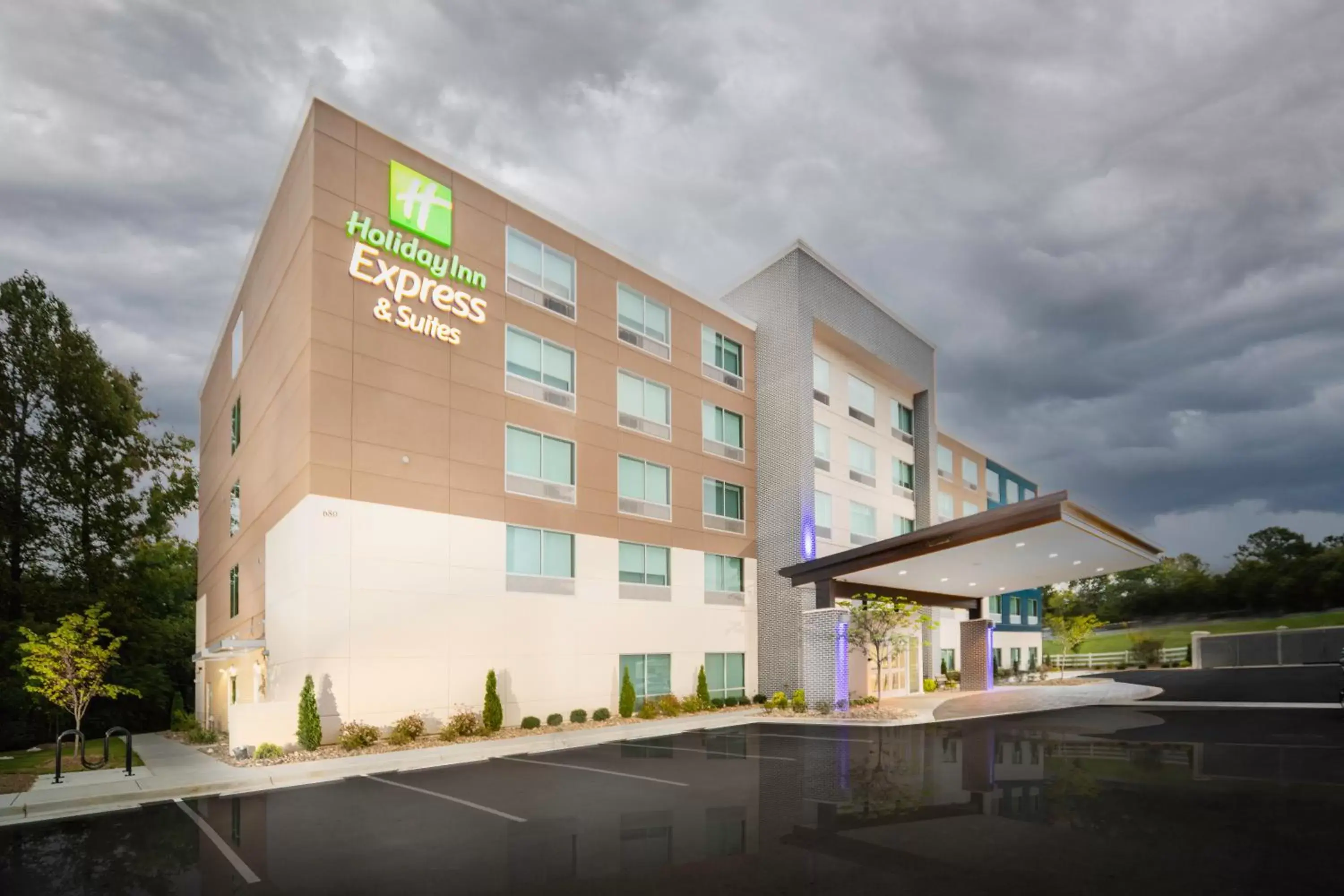 Property Building in Holiday Inn Express & Suites - Rock Hill, an IHG Hotel