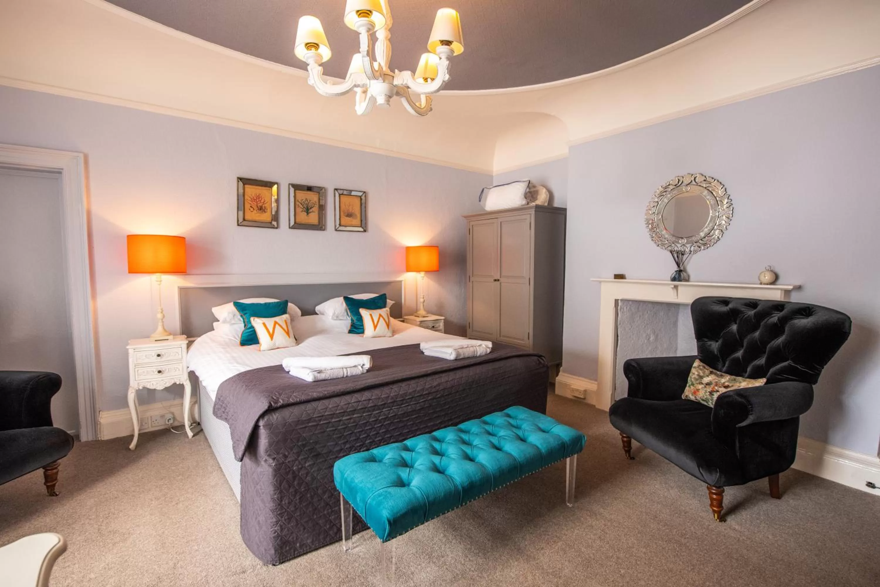 Bed in The Woodlands Hotel